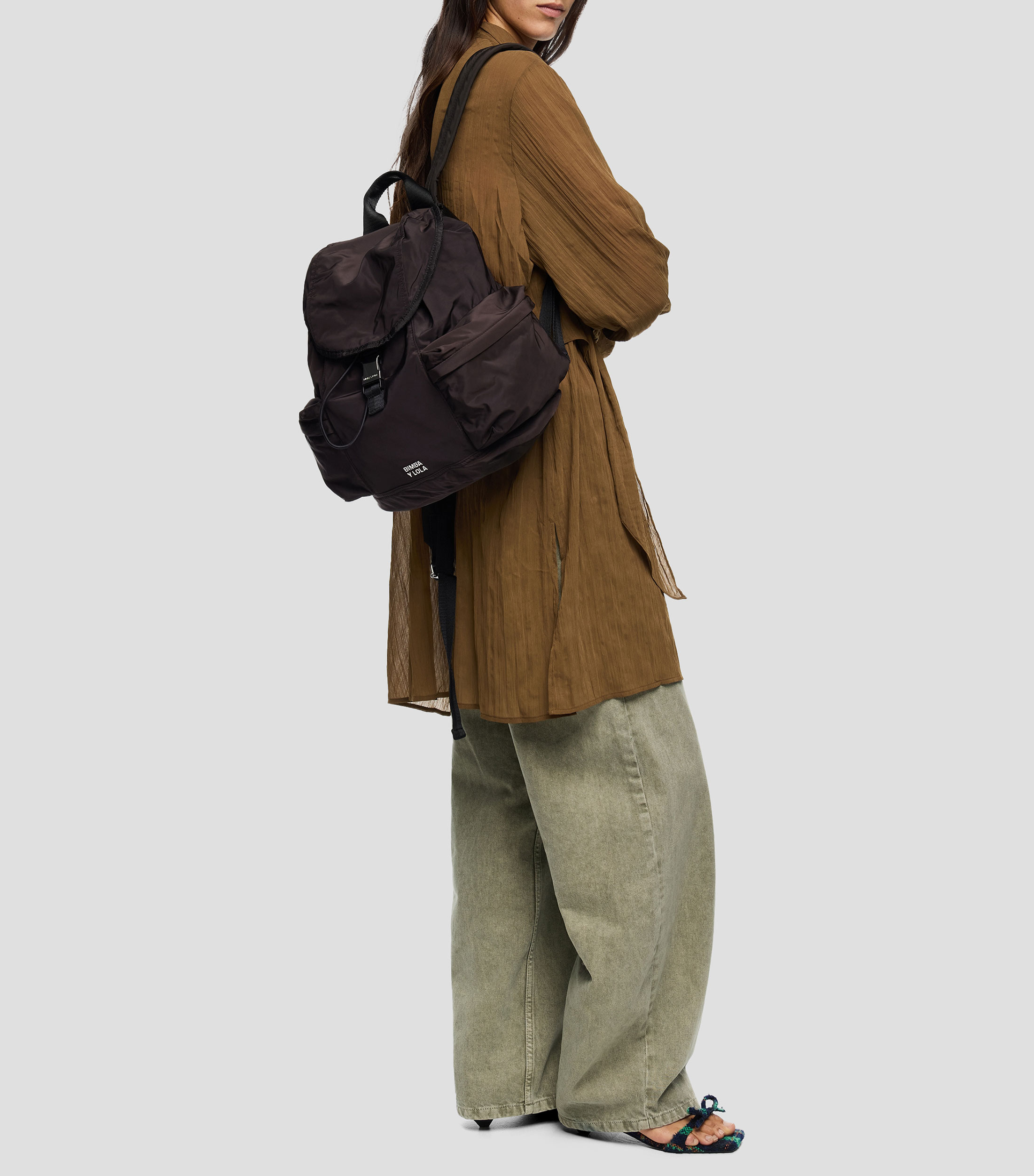 Mochila nylon carbón Mujer