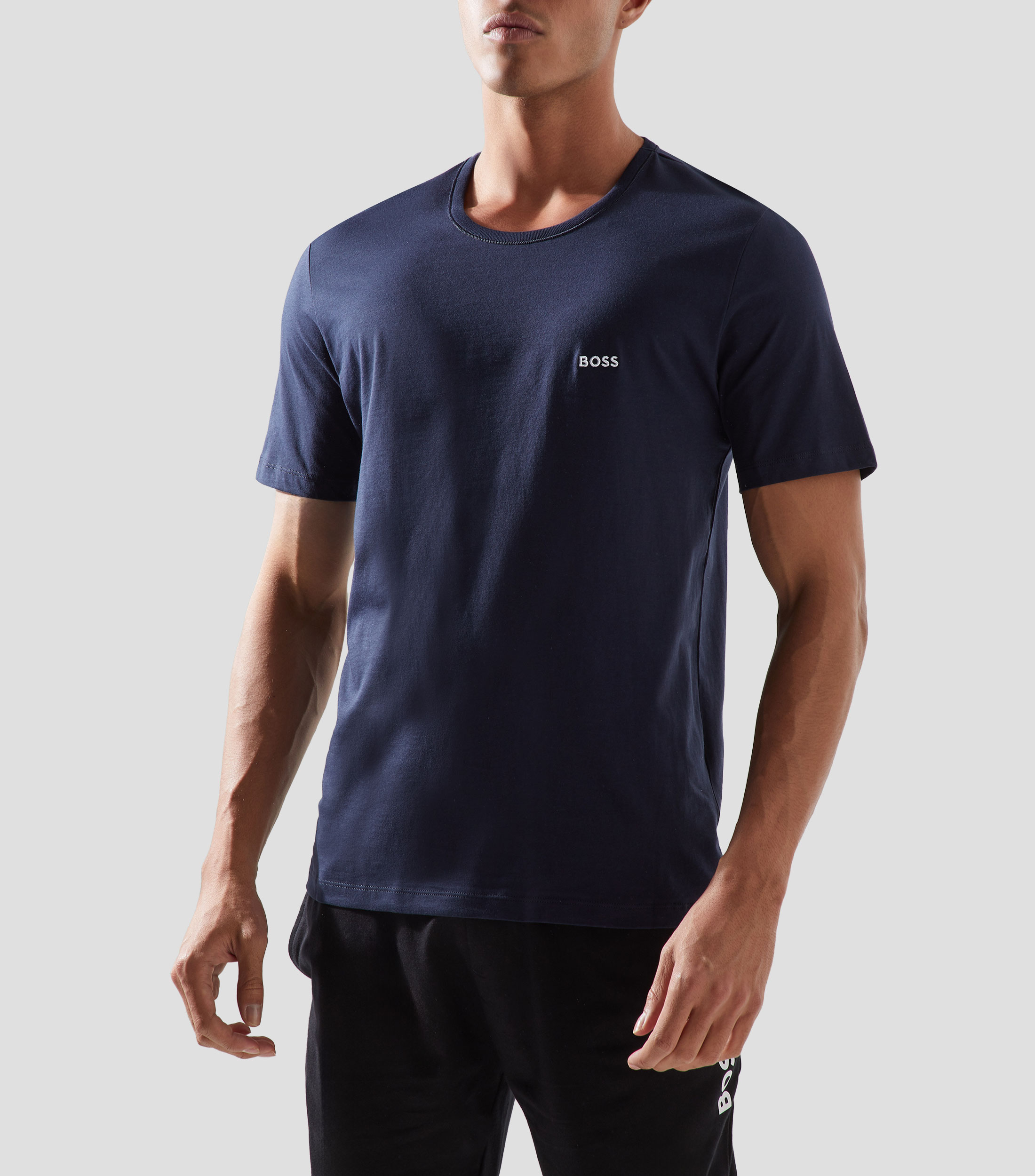 Paquete de tres playeras de algodón con logo bordado Hombre