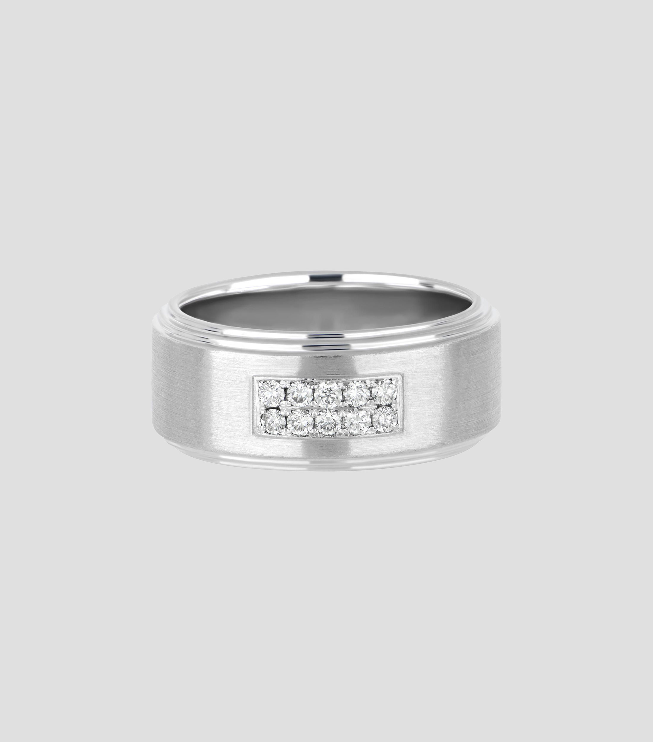 Anillo en Oro blanco de 14 kilates con acabado cepillado y diamantes naturales Unisex
