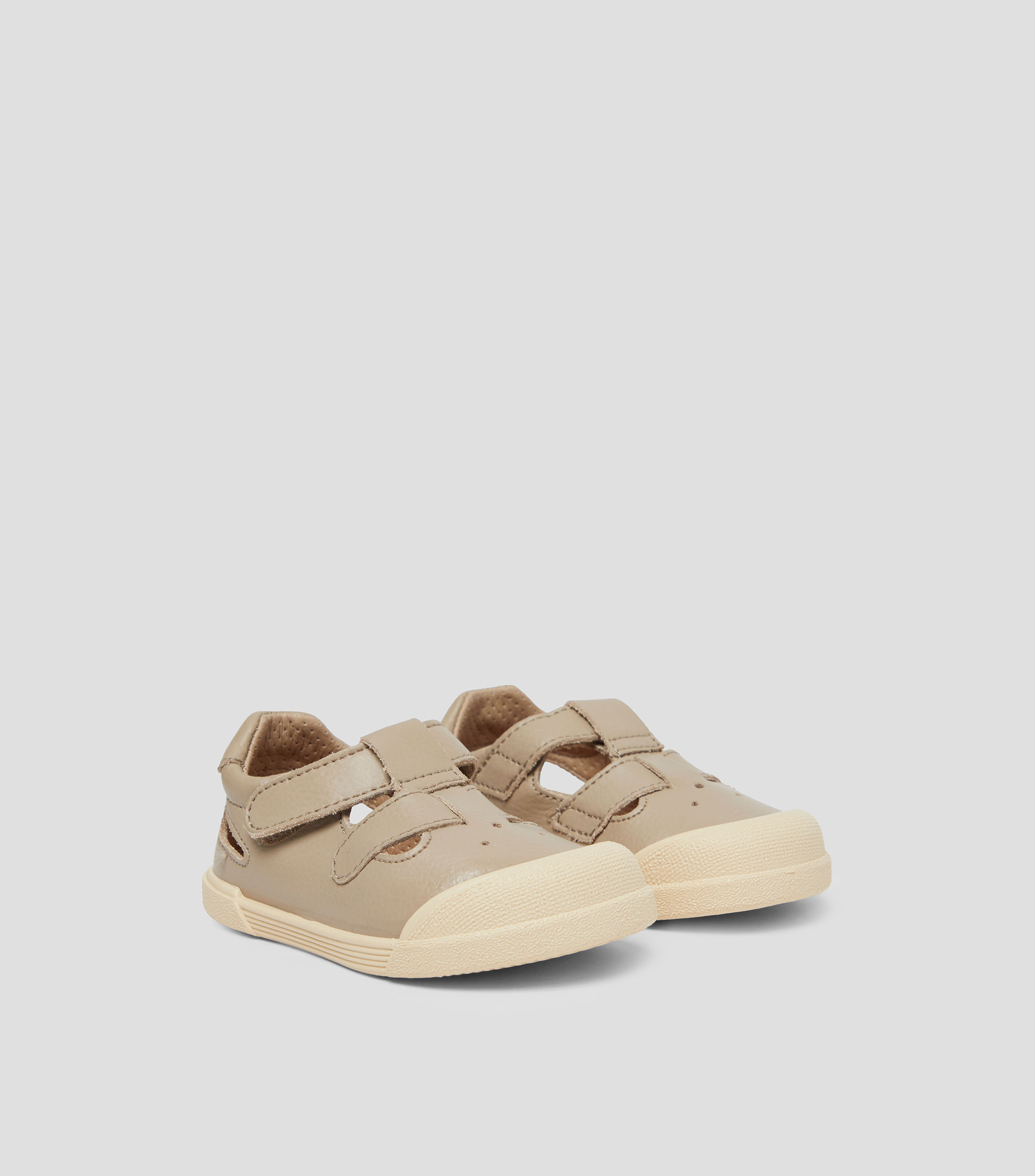 Sandalias planas en piel Niño