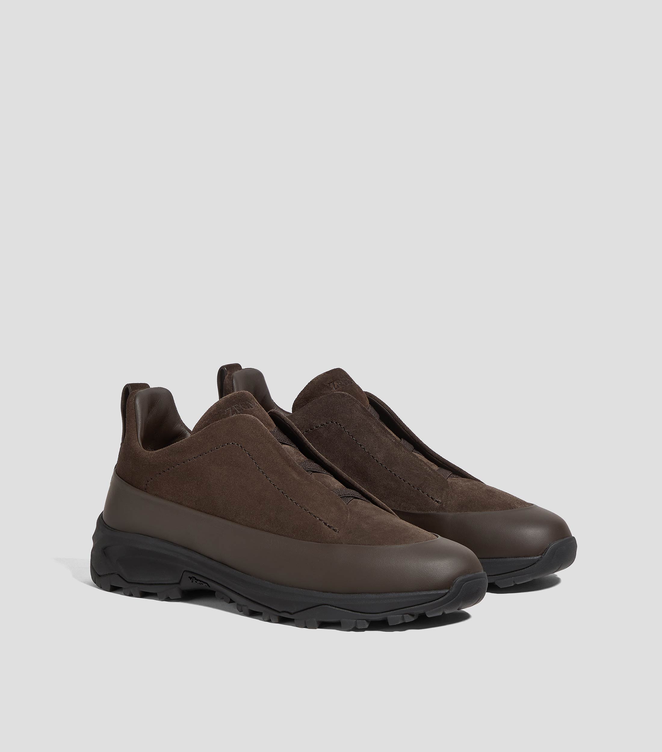 Tenis casuales Triple Stitch Monte en Ante y Piel Hombre