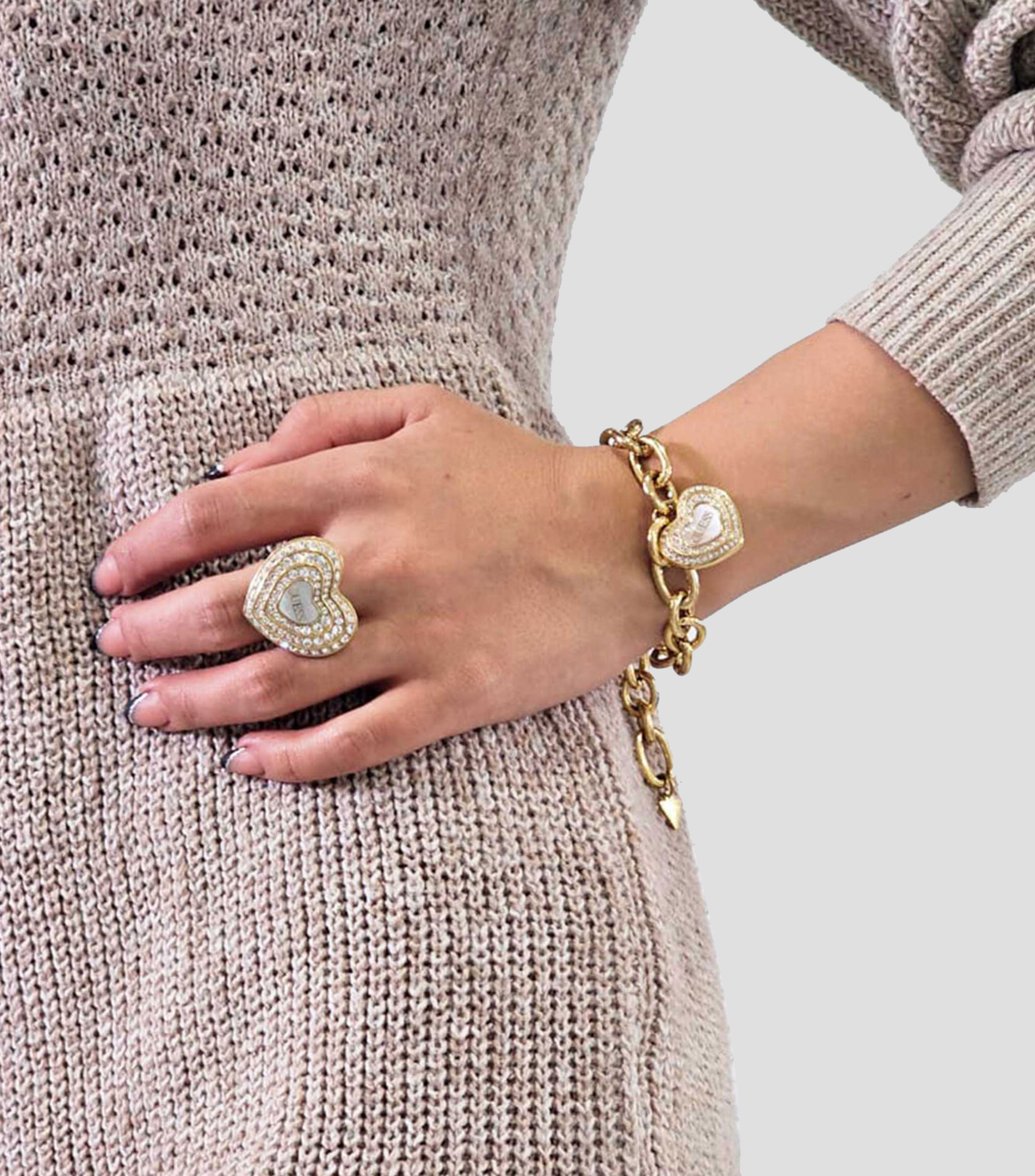 Brazalete con Dije de Corazón Mujer