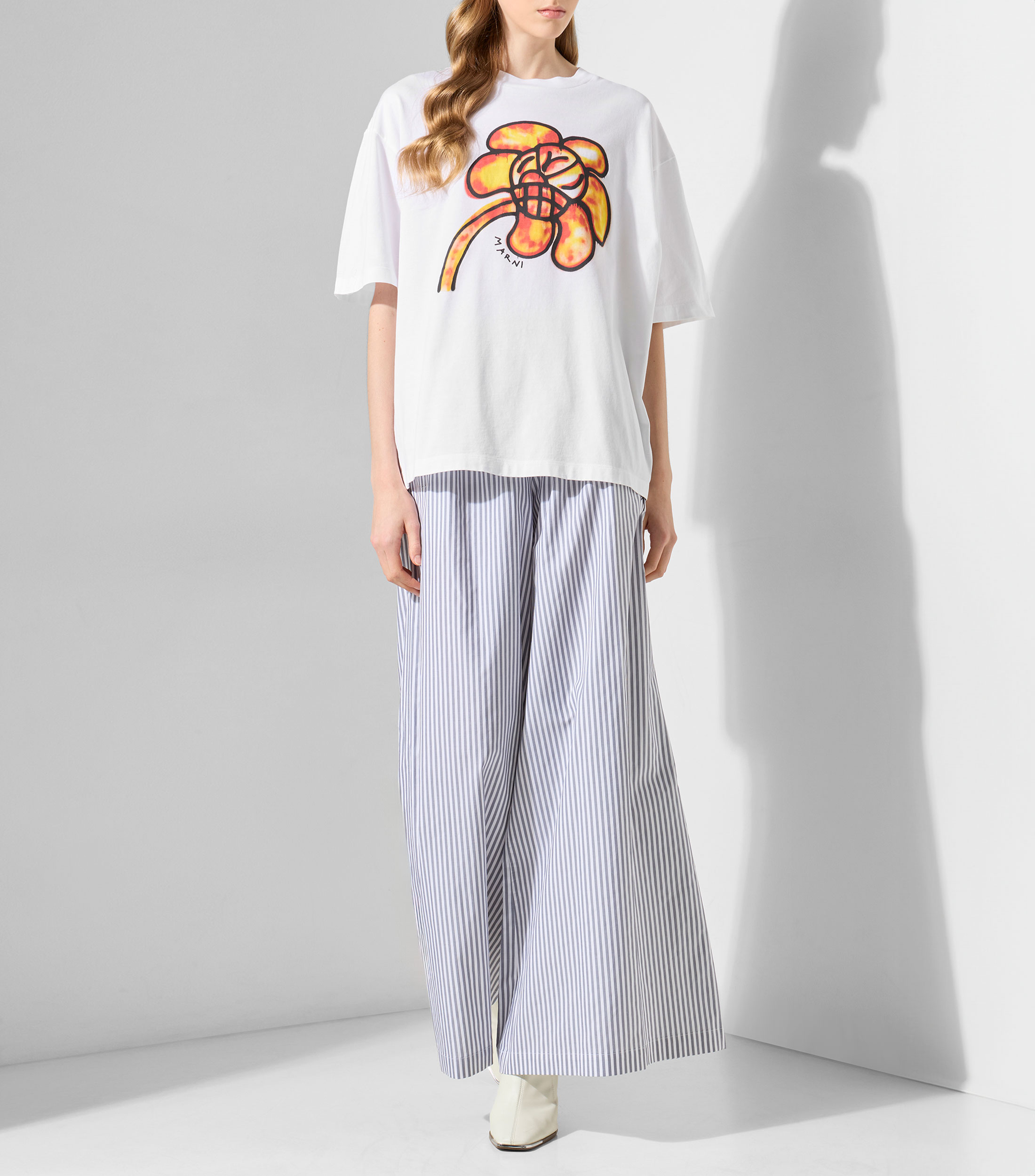 Playera cuello redondo manga corta estampada Mujer
