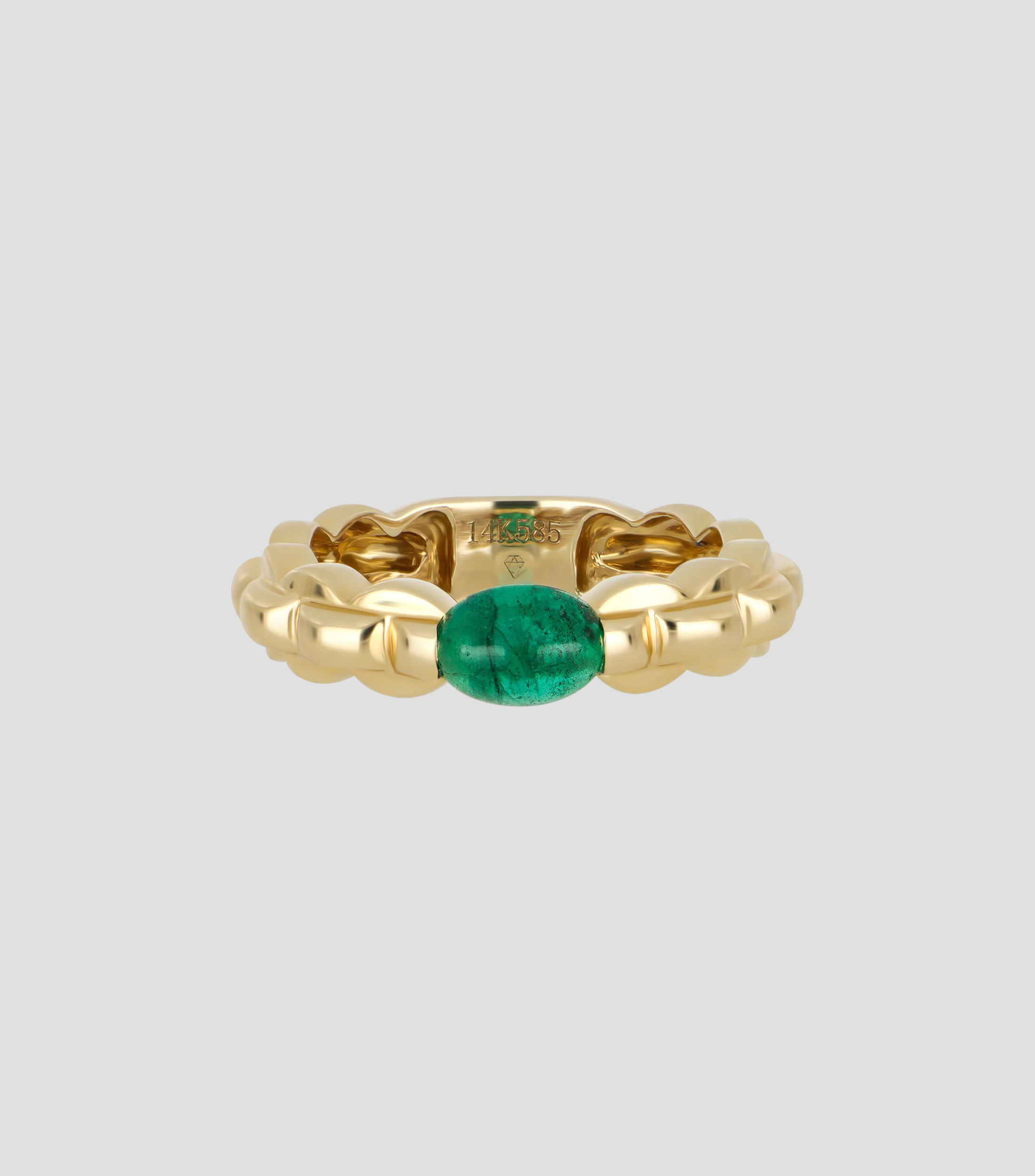 Anillo en Oro amarillo de 14 Kilates con esmeralda natural incrustada Mujer