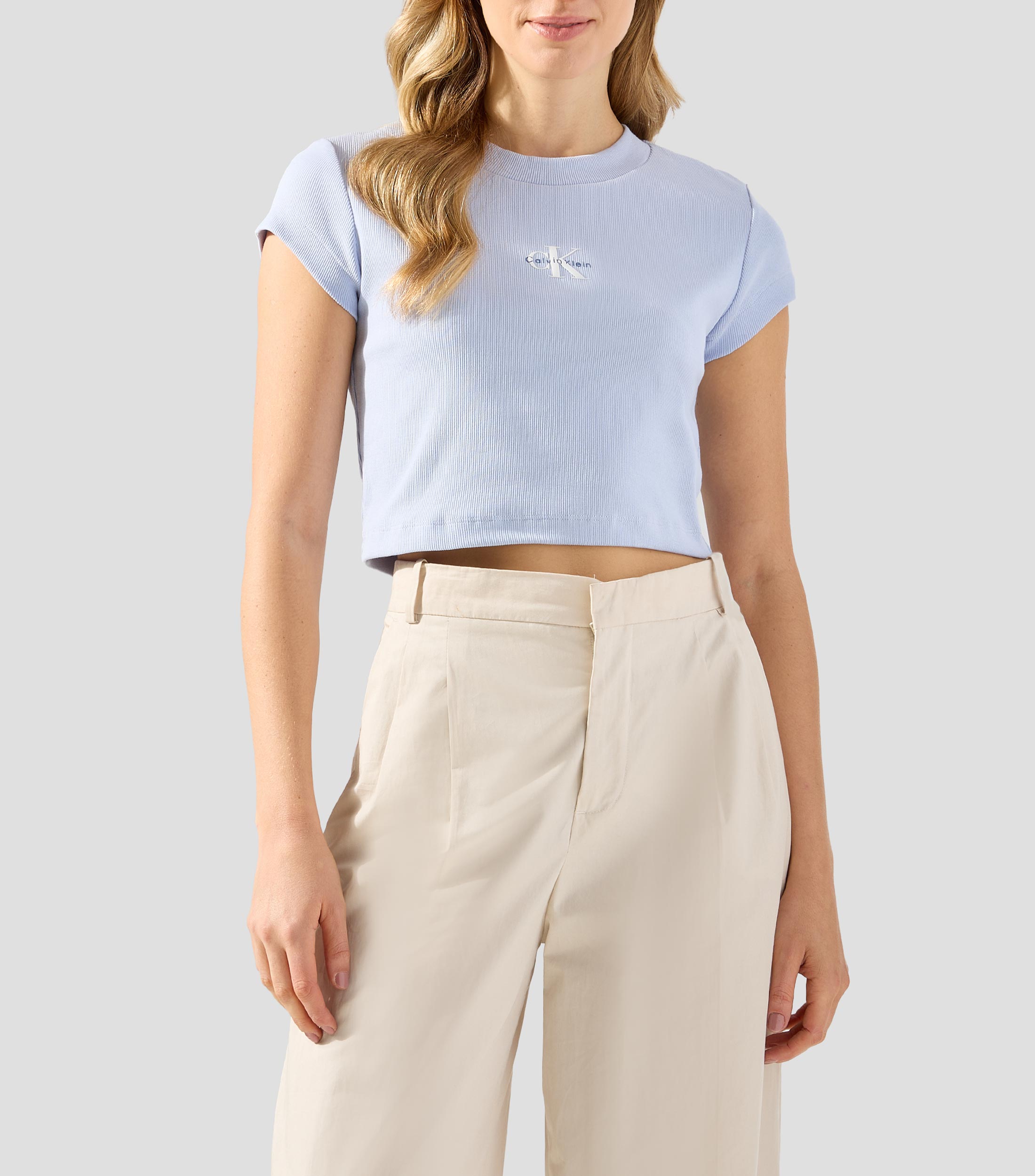 Playera cuello redondo manga corta lisa Mujer