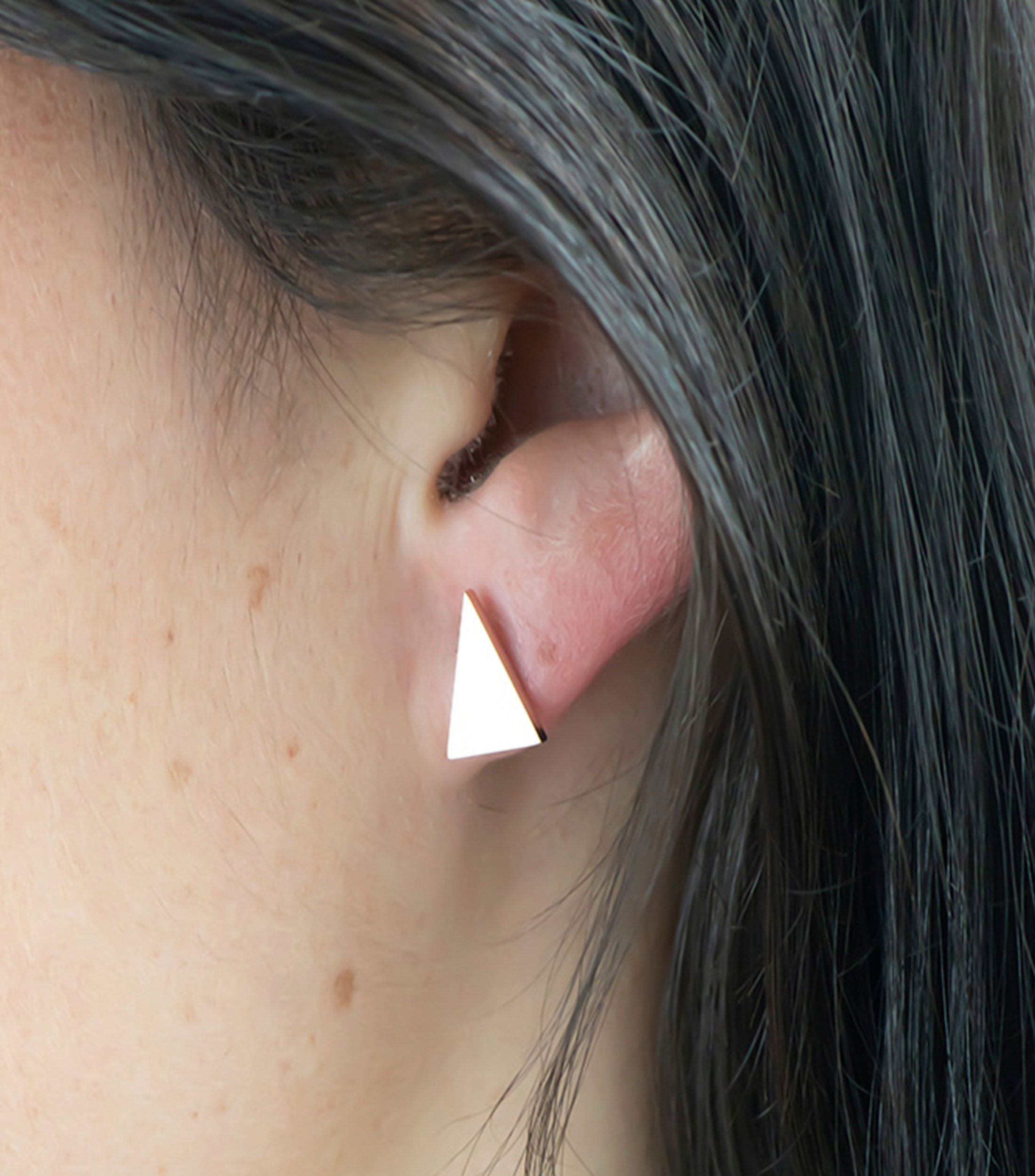 Aretes en oro rosa de 14 kilates triangulares Lucia Mujer