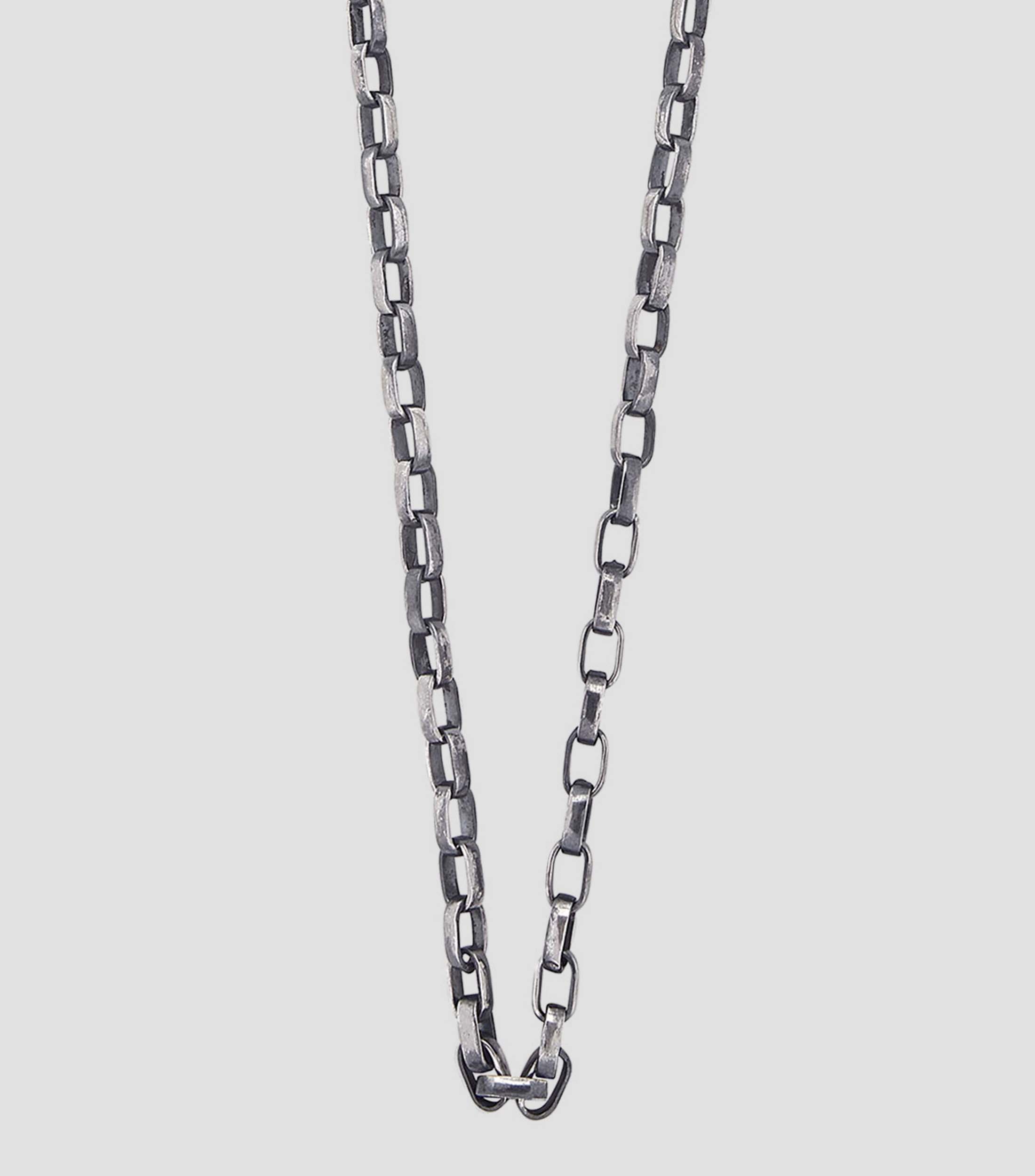 BIG LINKED CHAIN NECKLACE