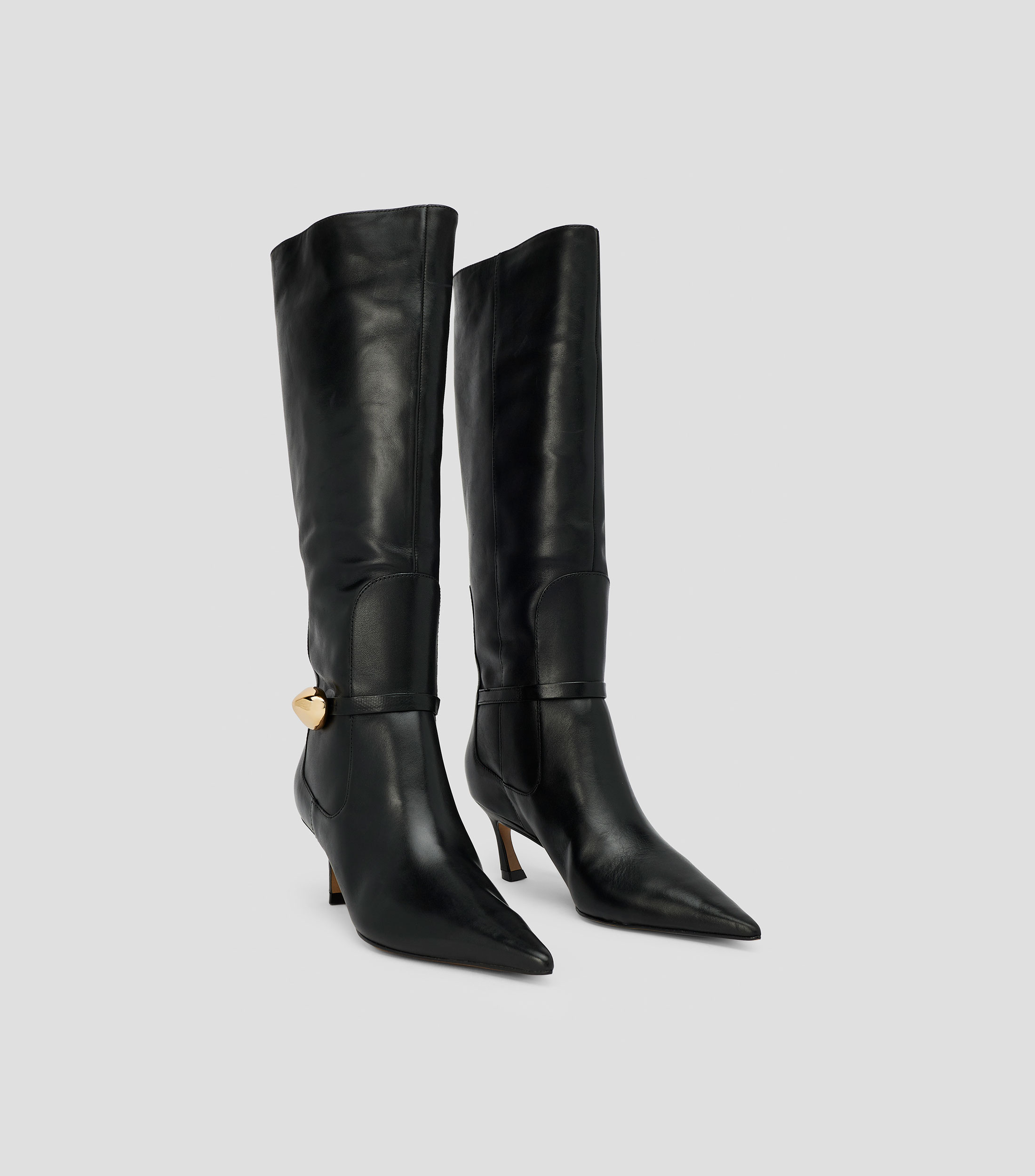 Botas largas de tacón bajo delgado en piel Mujer