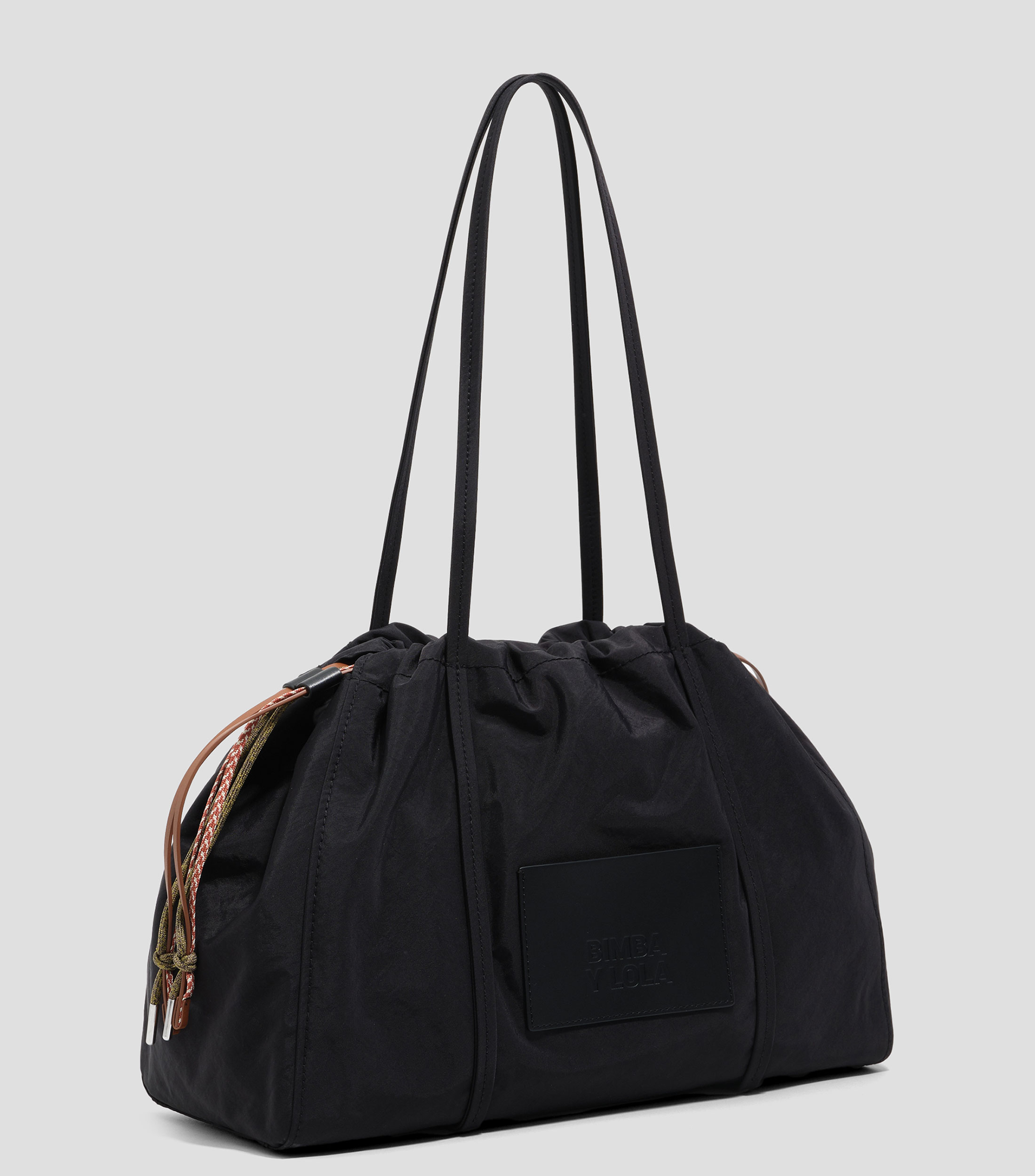 Bolsa shoulder grande nylon negra Mujer