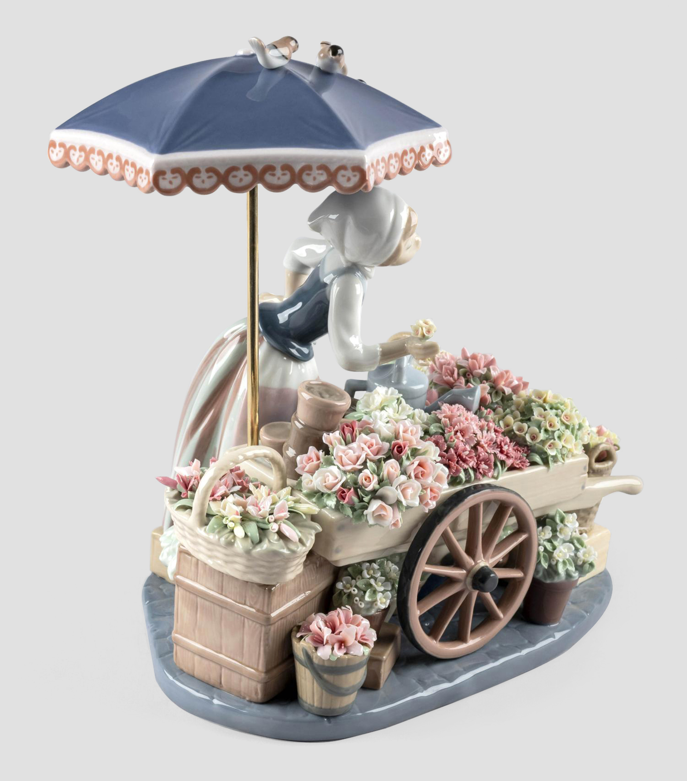 Figura Decorativa "Mujer, Puesto de Flores" en porcelana