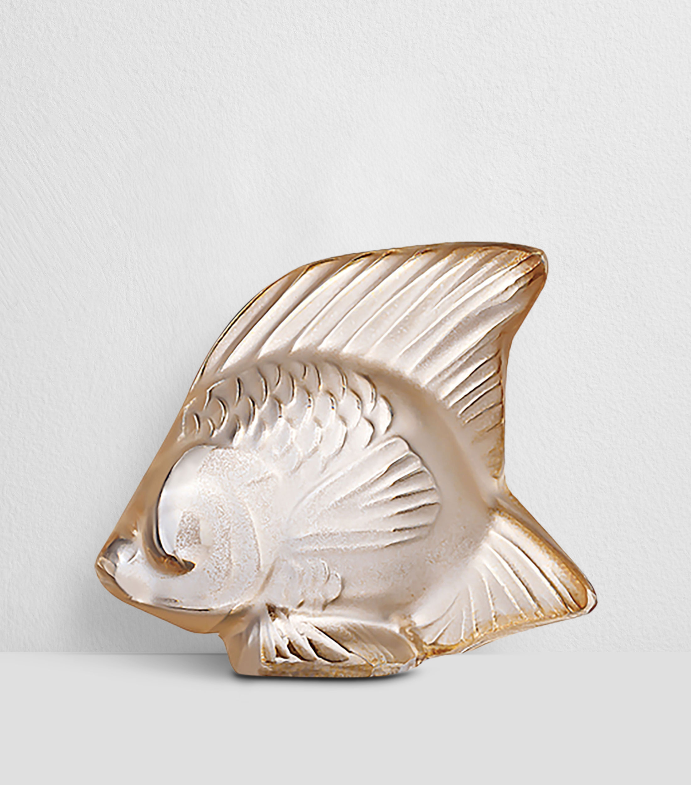 Escultura de pez en cristal