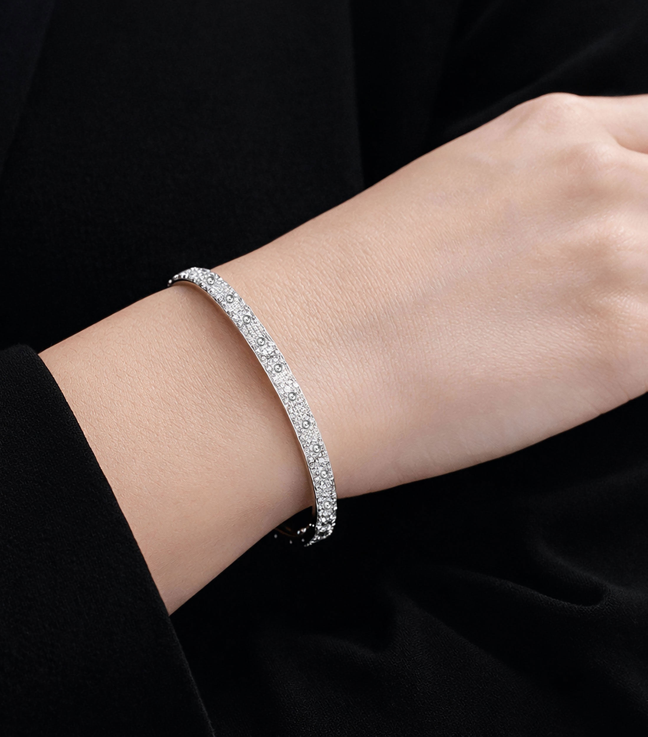 Brazalete en oro blanco de 18 kilates con diamantes Pois Moi Mujer