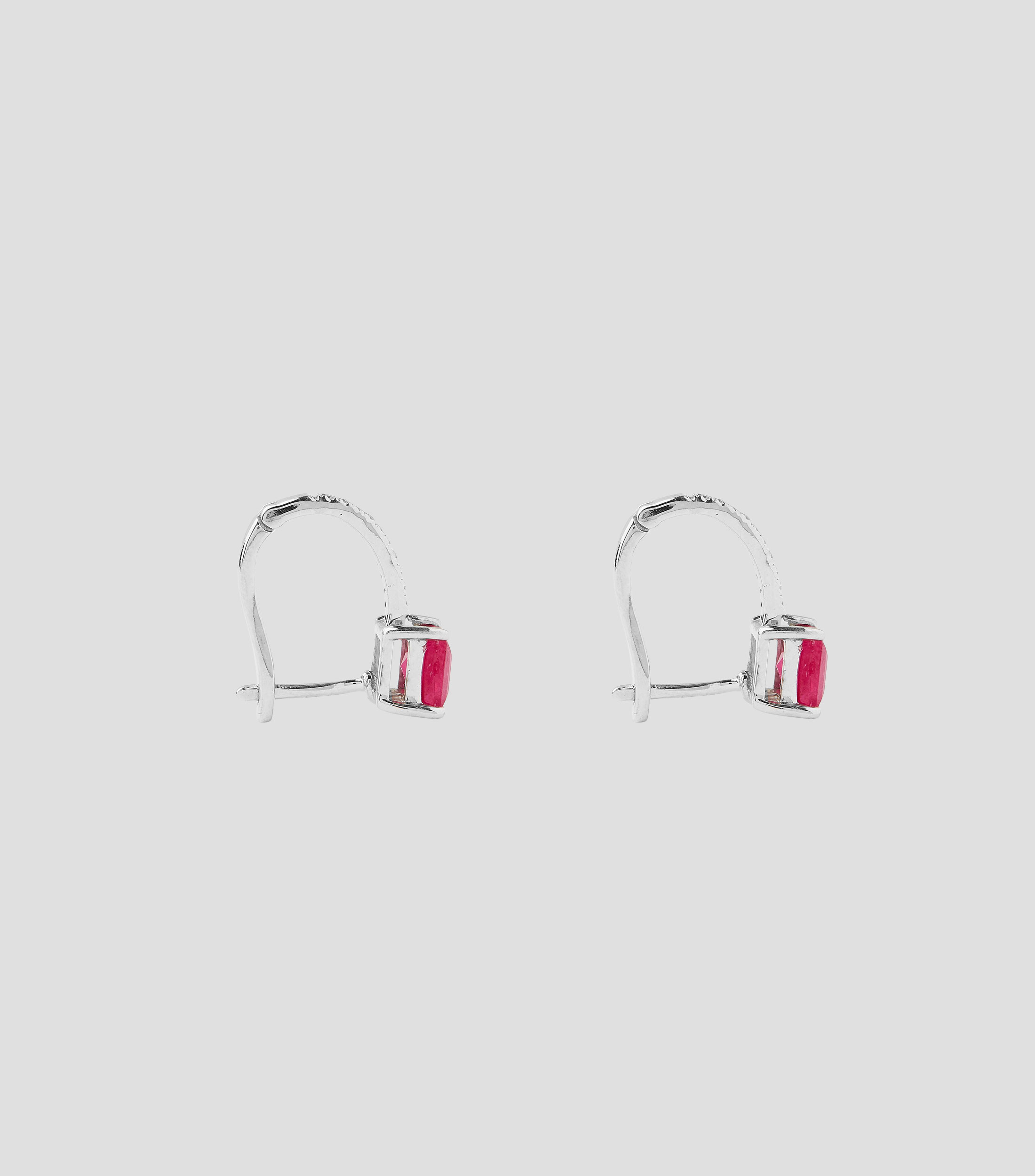 Aretes en Oro blanco de 18 Kilates con rubí Mujer