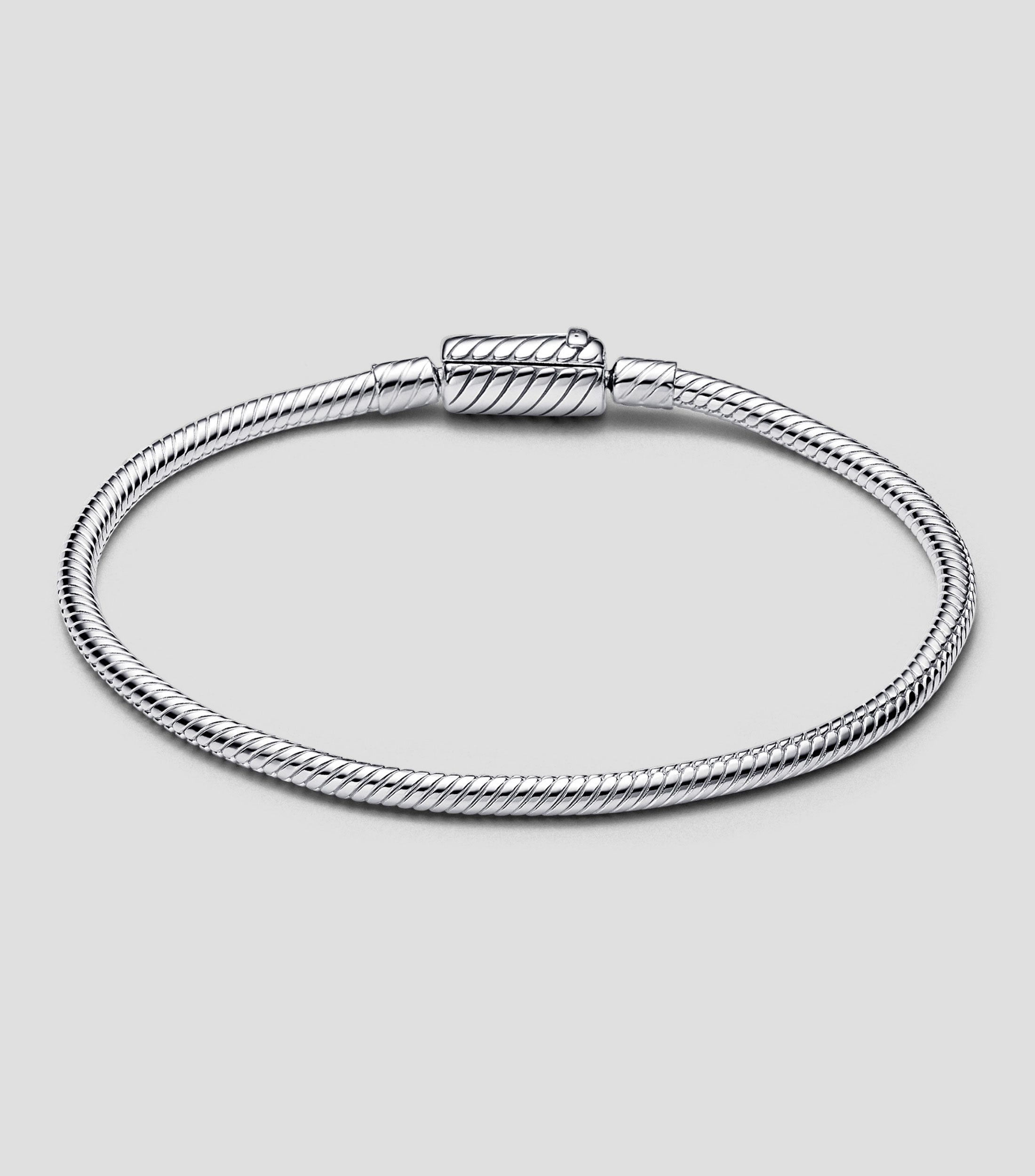 Brazalete en plata .925 Pandora Moments Mujer