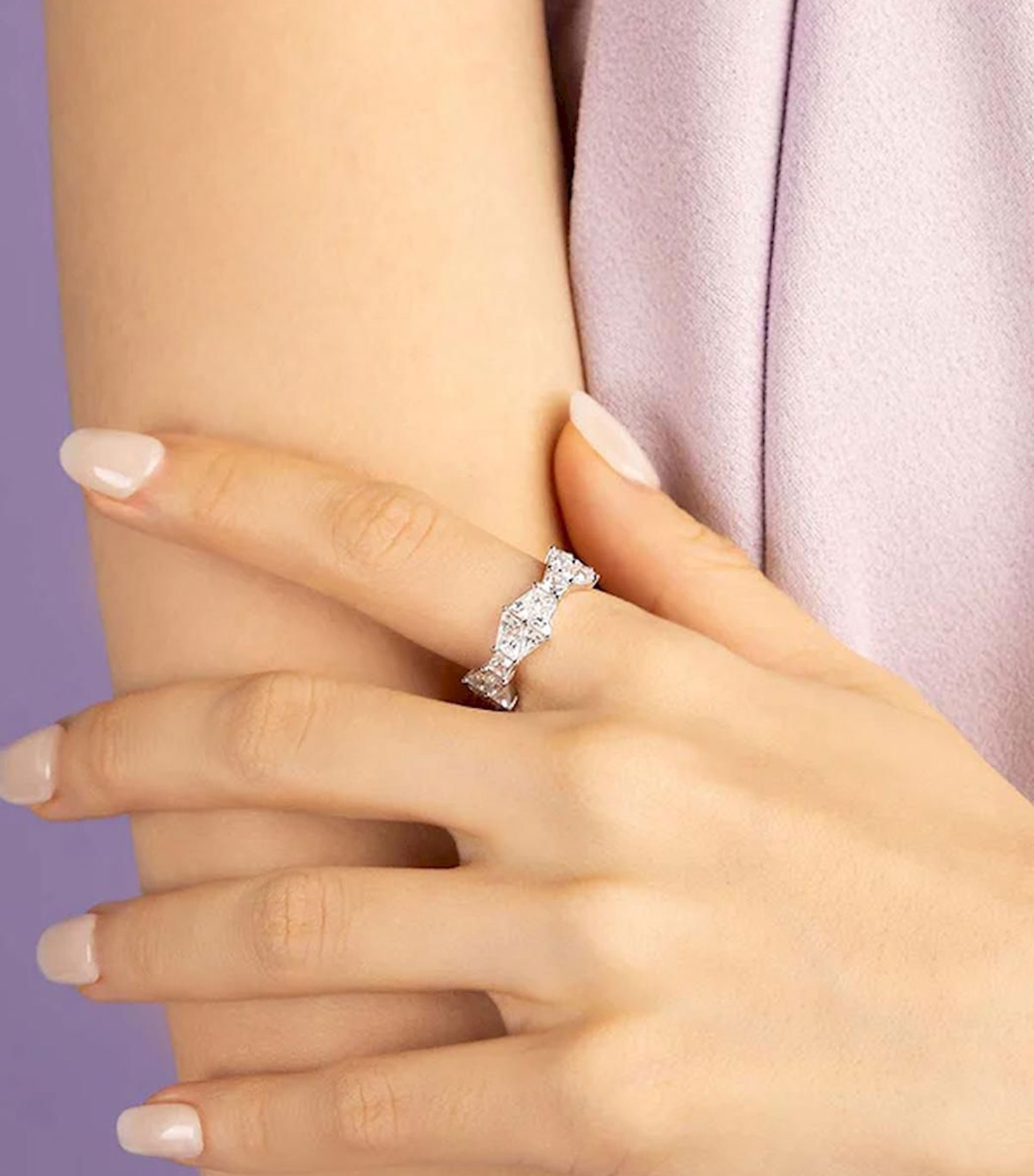 Anillo con piedras Mujer