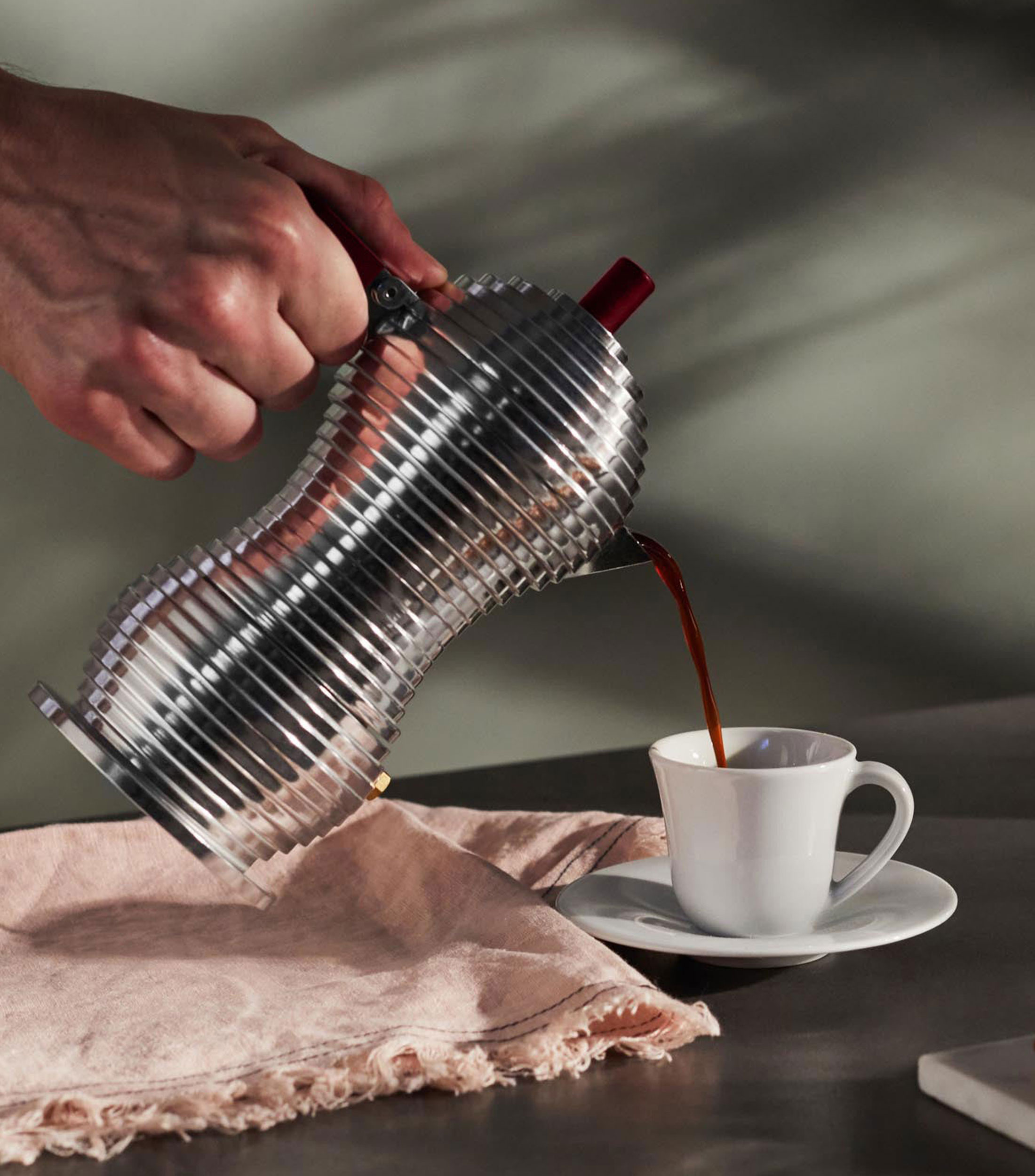 Cafetera de inducción manual Pulcina para 3 tazas plateada