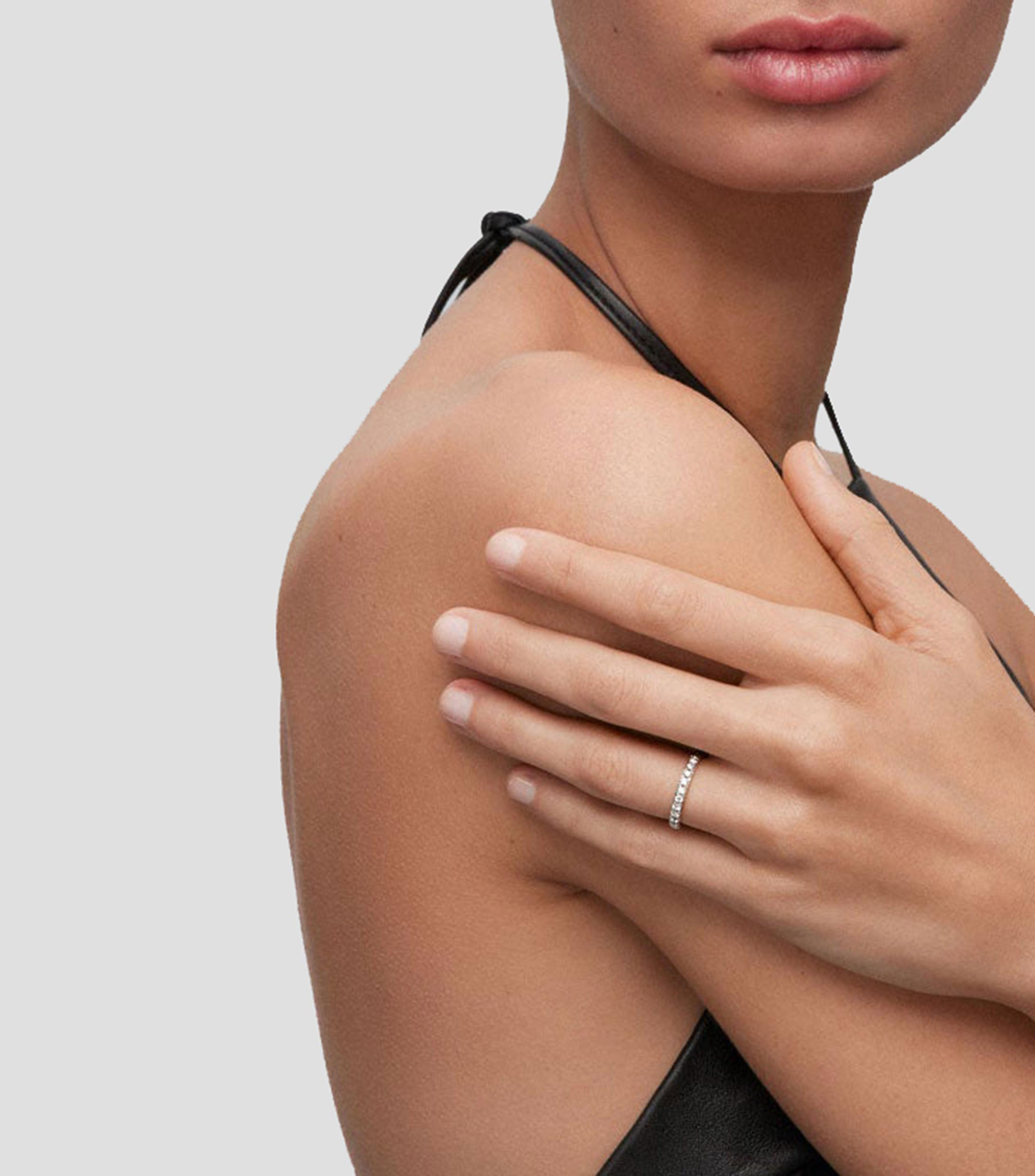 Anillo solitario en Oro blanco de 18 Kilates con diamantes Mujer