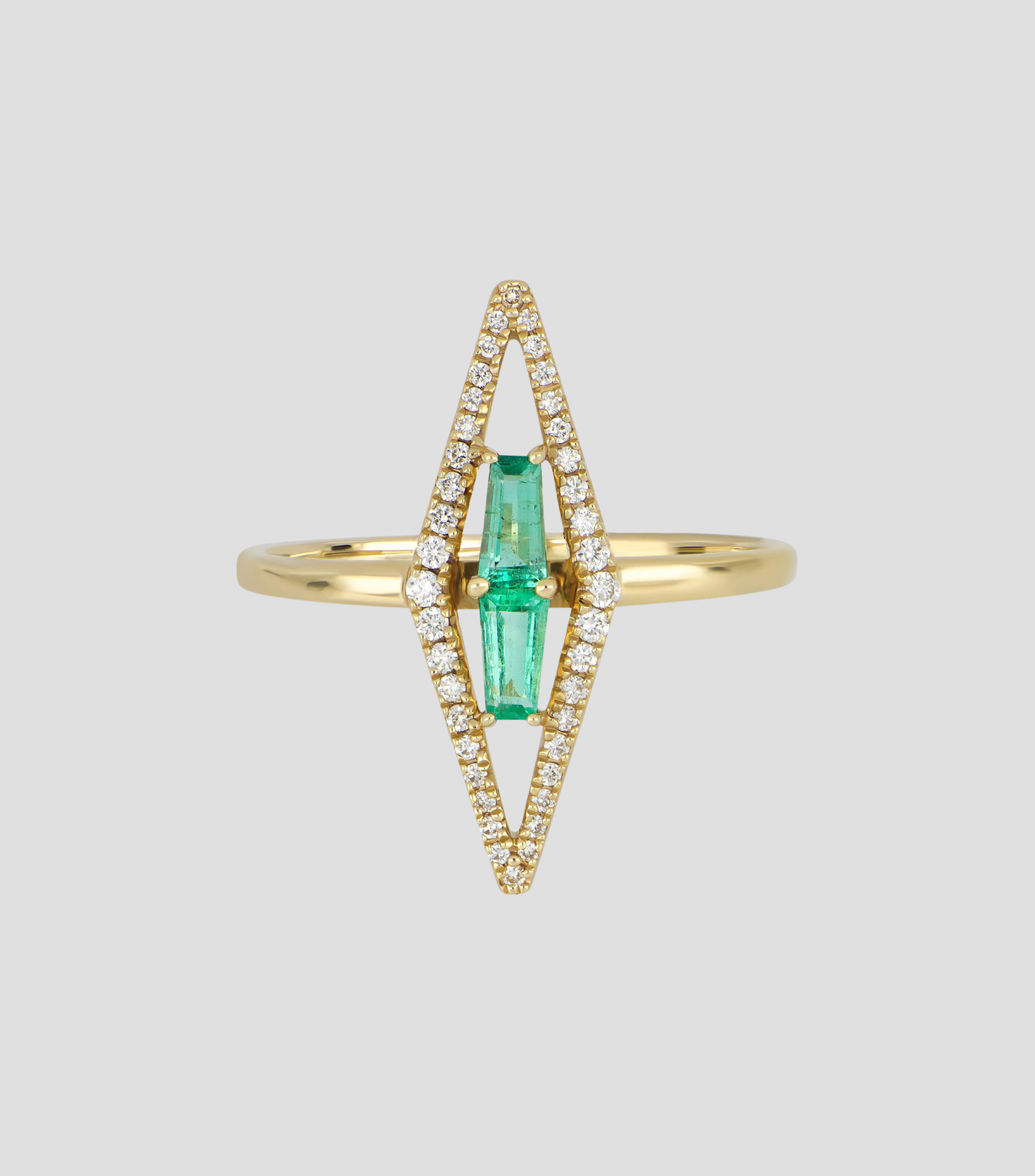 Anillo en Oro amarillo de 14 Kilates con esmeraldas y diamantes naturales incrustados Mujer
