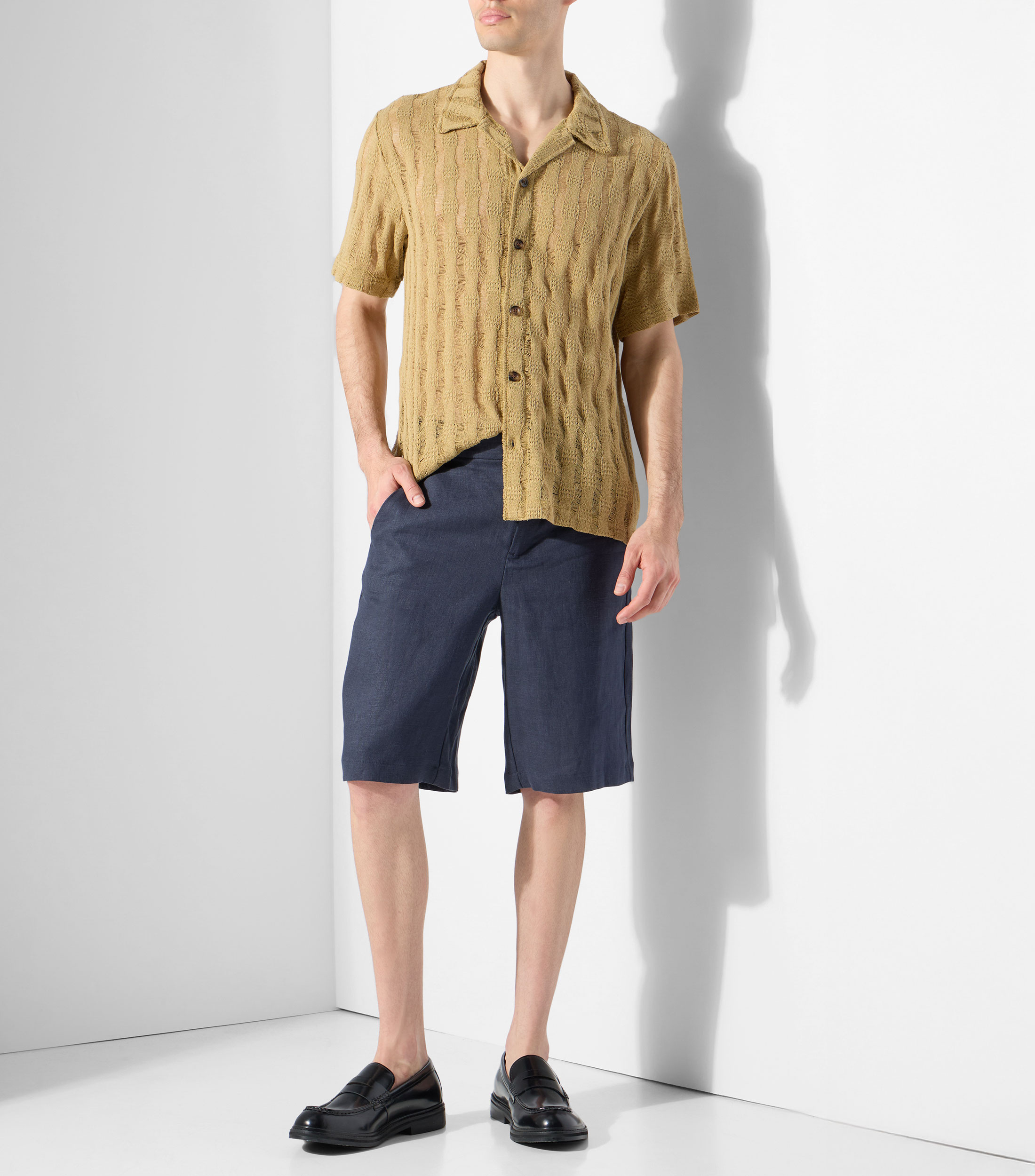 Camisa lisa con manga corta Hombre
