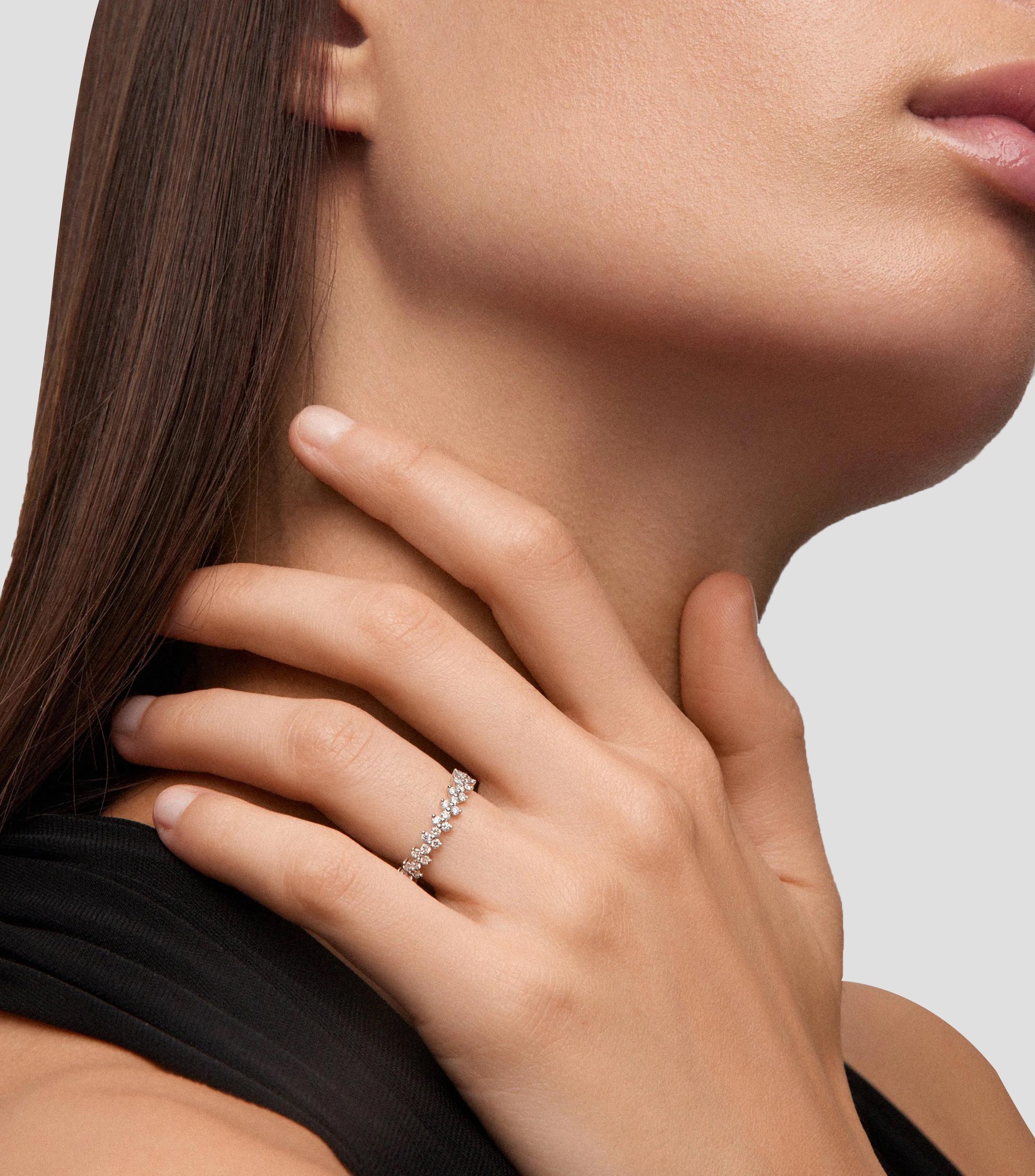 Anillo en Oro blanco de 18 Kilates Tris con diamantes Mujer