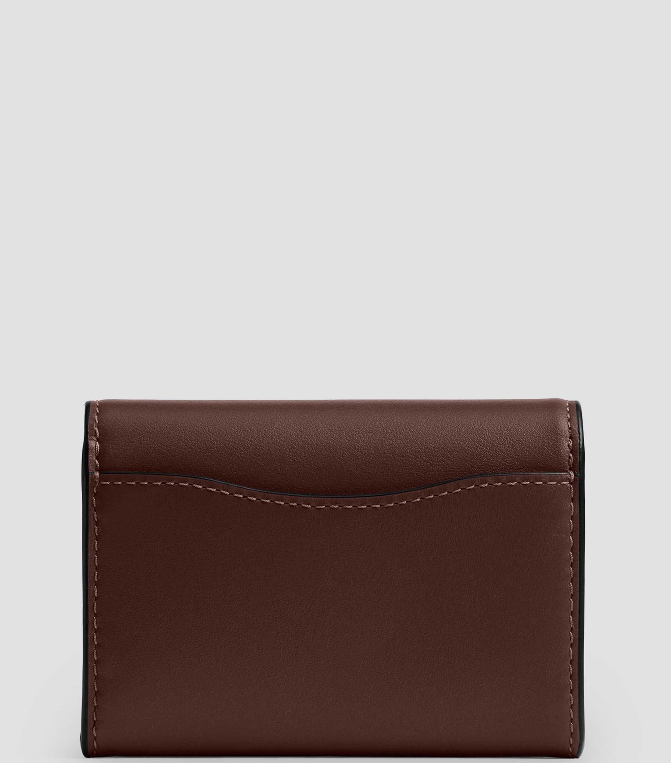 Tarjetero café oscuro en piel Flap Mujer