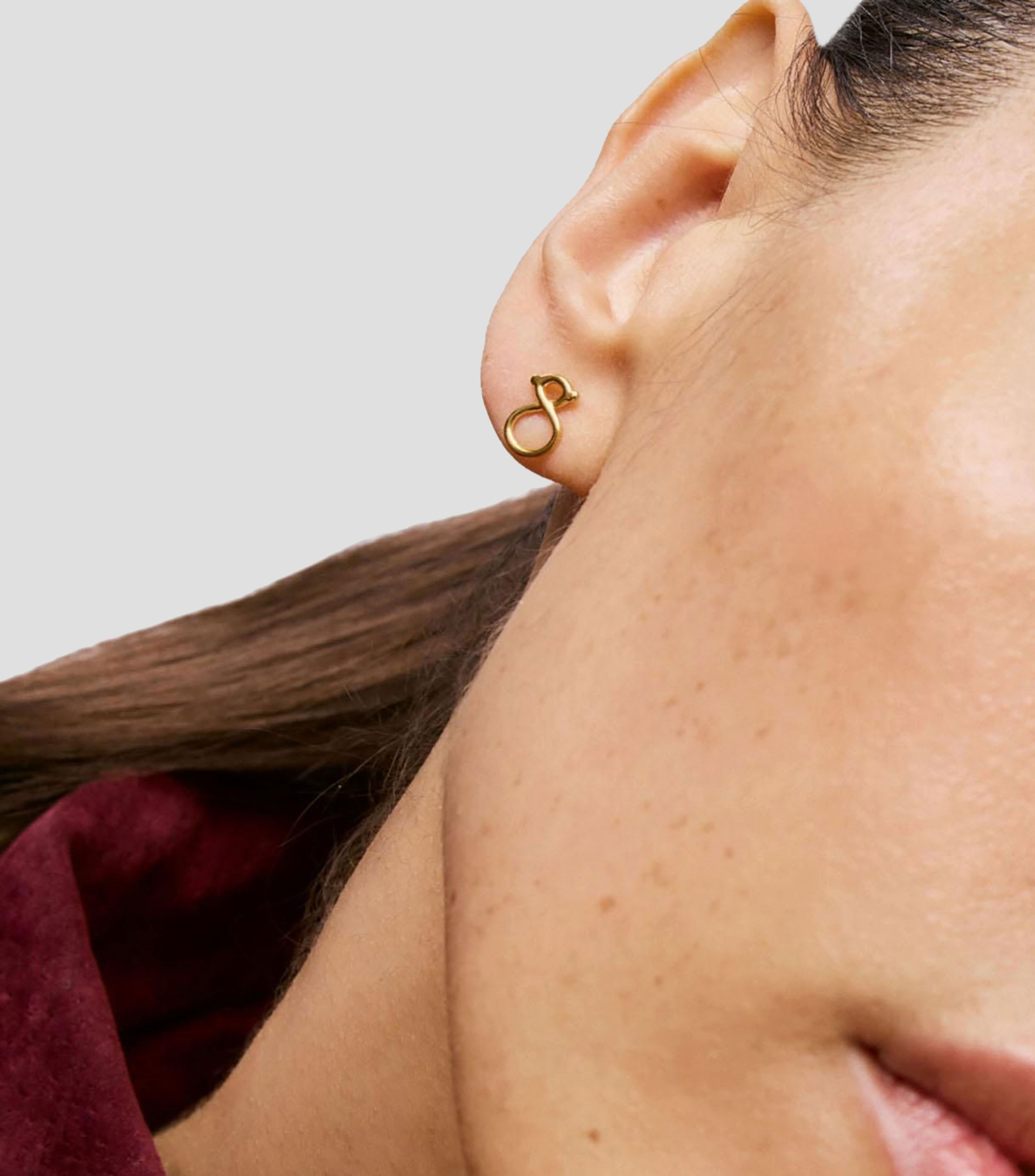 Aretes en Oro amarillo de 9 Kilates Infinity Mujer