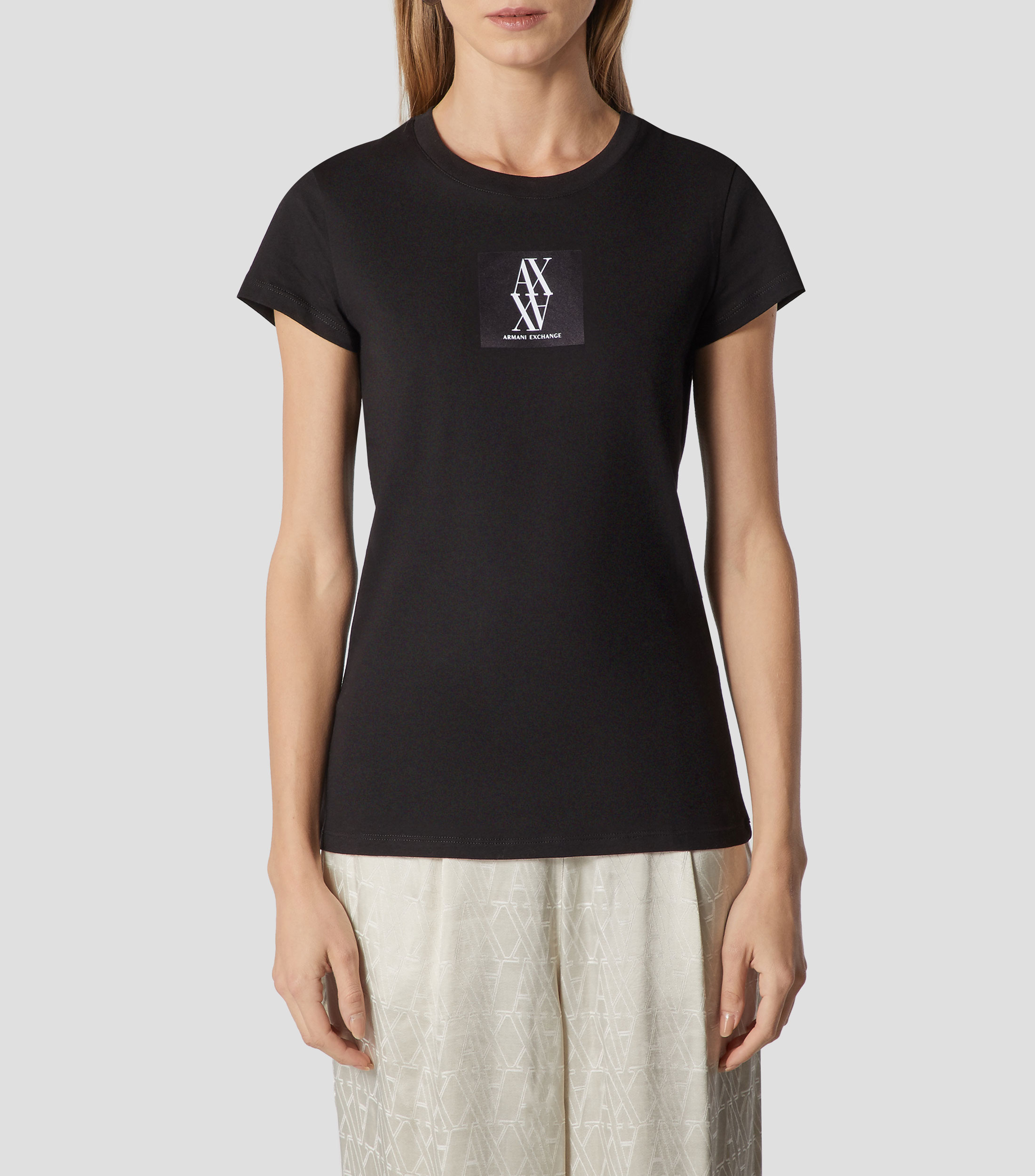 Playera cuello redondo manga corta con logo Mujer
