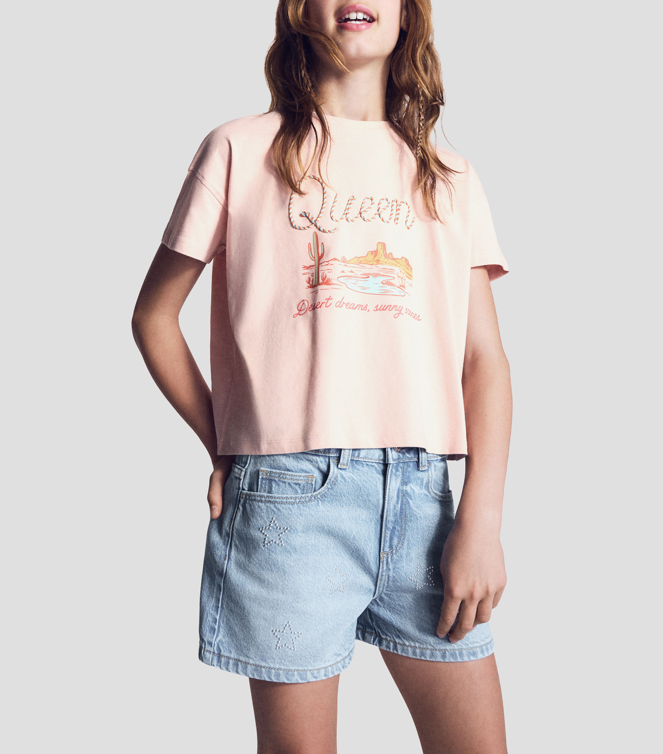 Playera cuello redondo manga corta estampada Niña