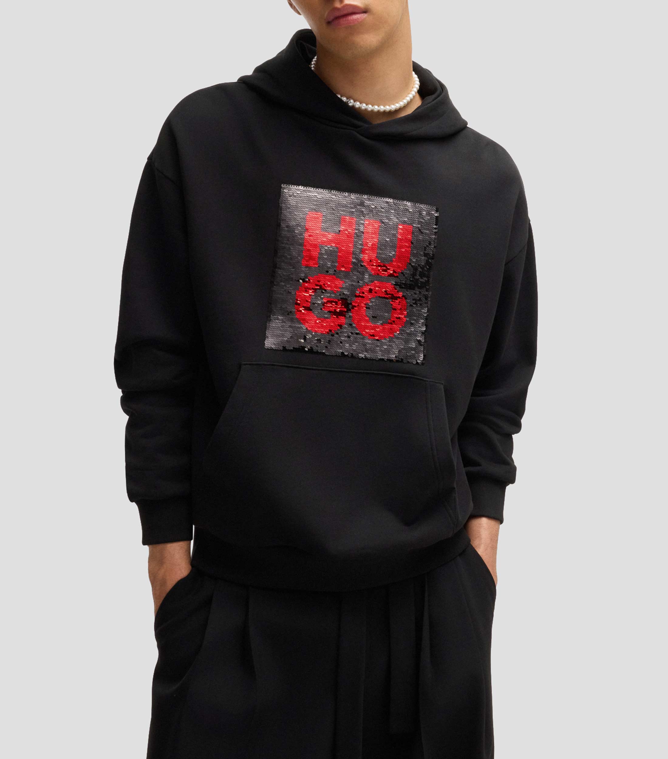Hugo: Sudadera con capucha relaxed fit con logo de lentejuelas