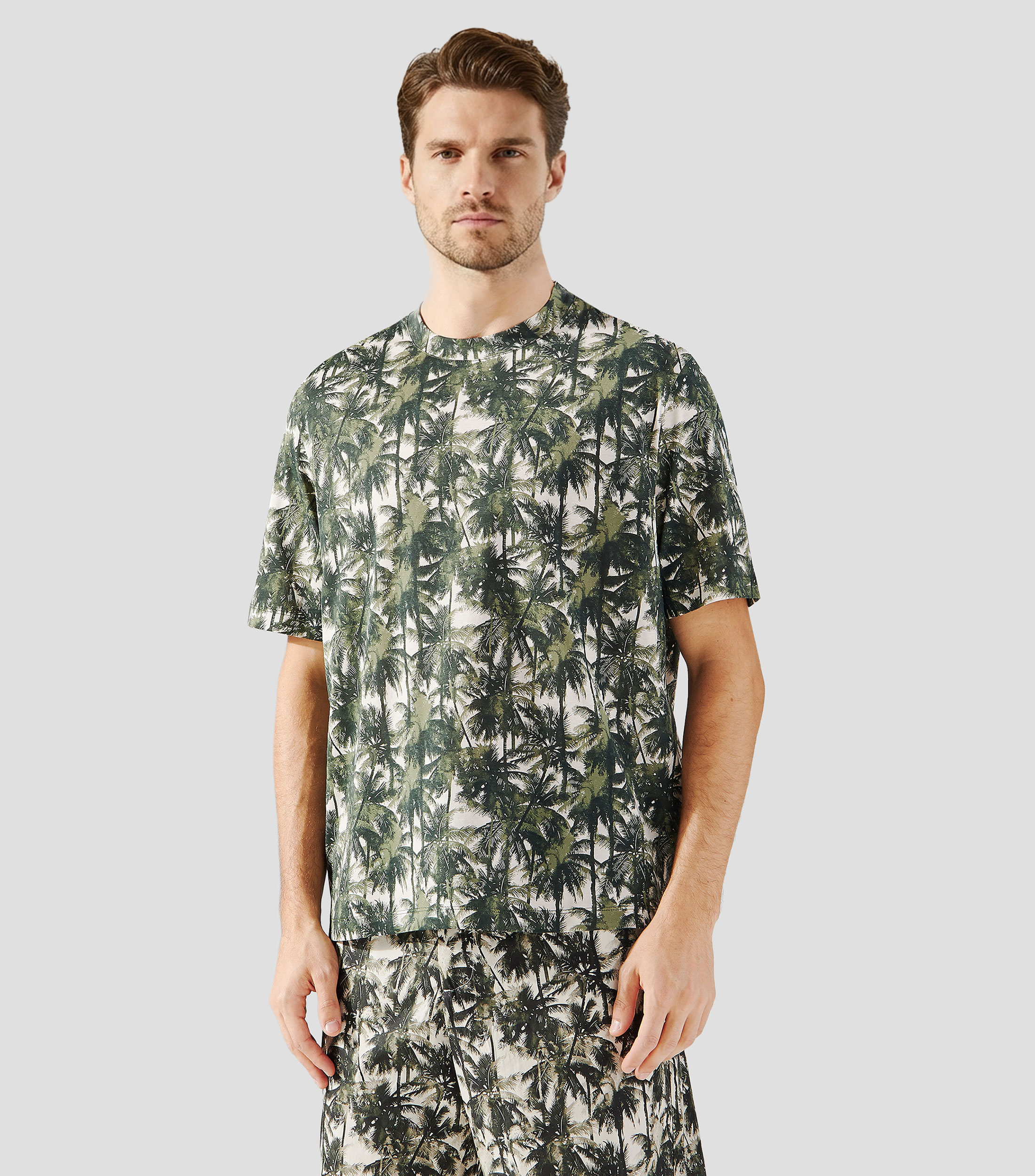 Playera de cuello redondo con manga corta estampada Hombre