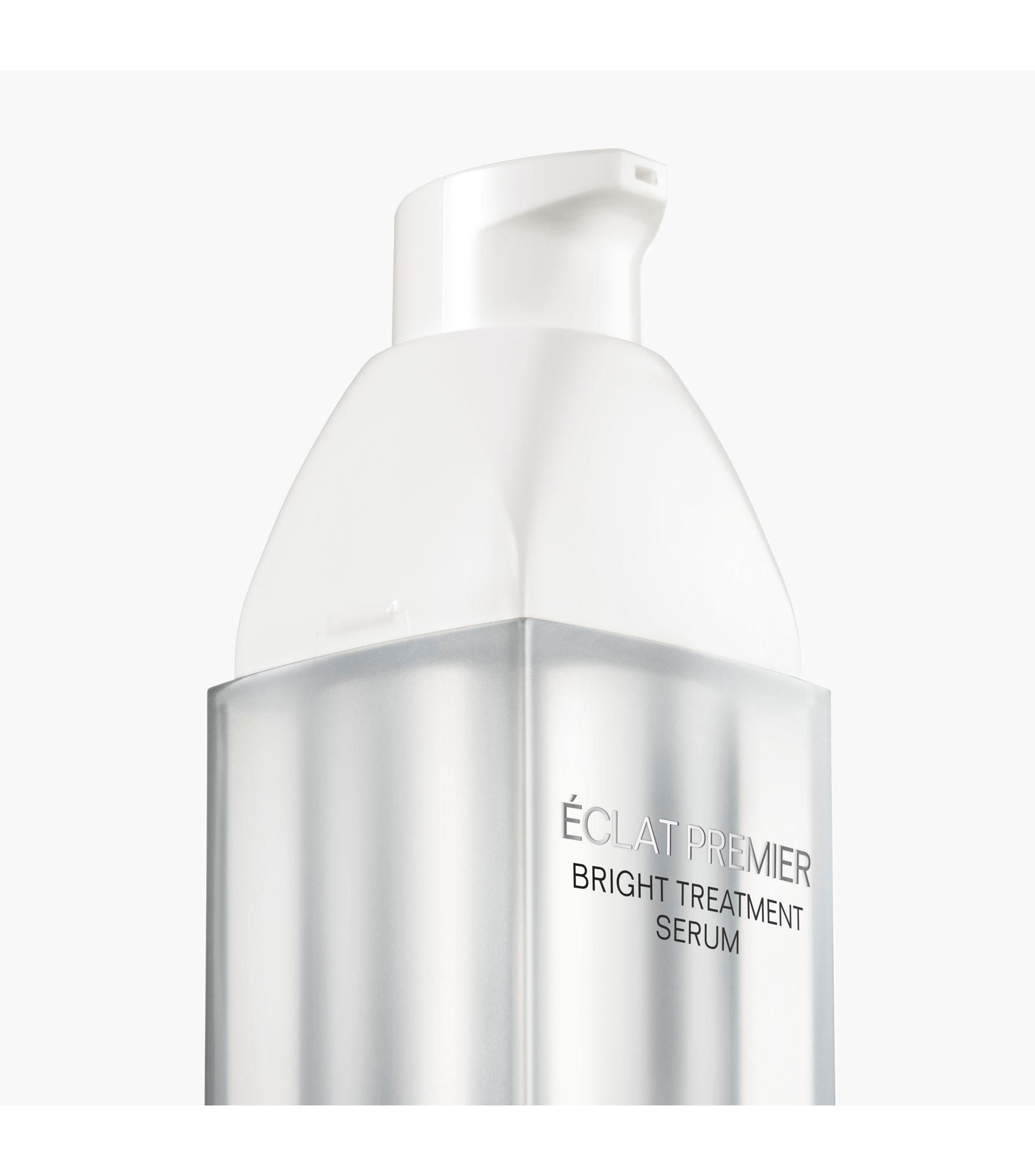SÉRUM ILUMINADOR, UNIFICADOR Y ALISANTE