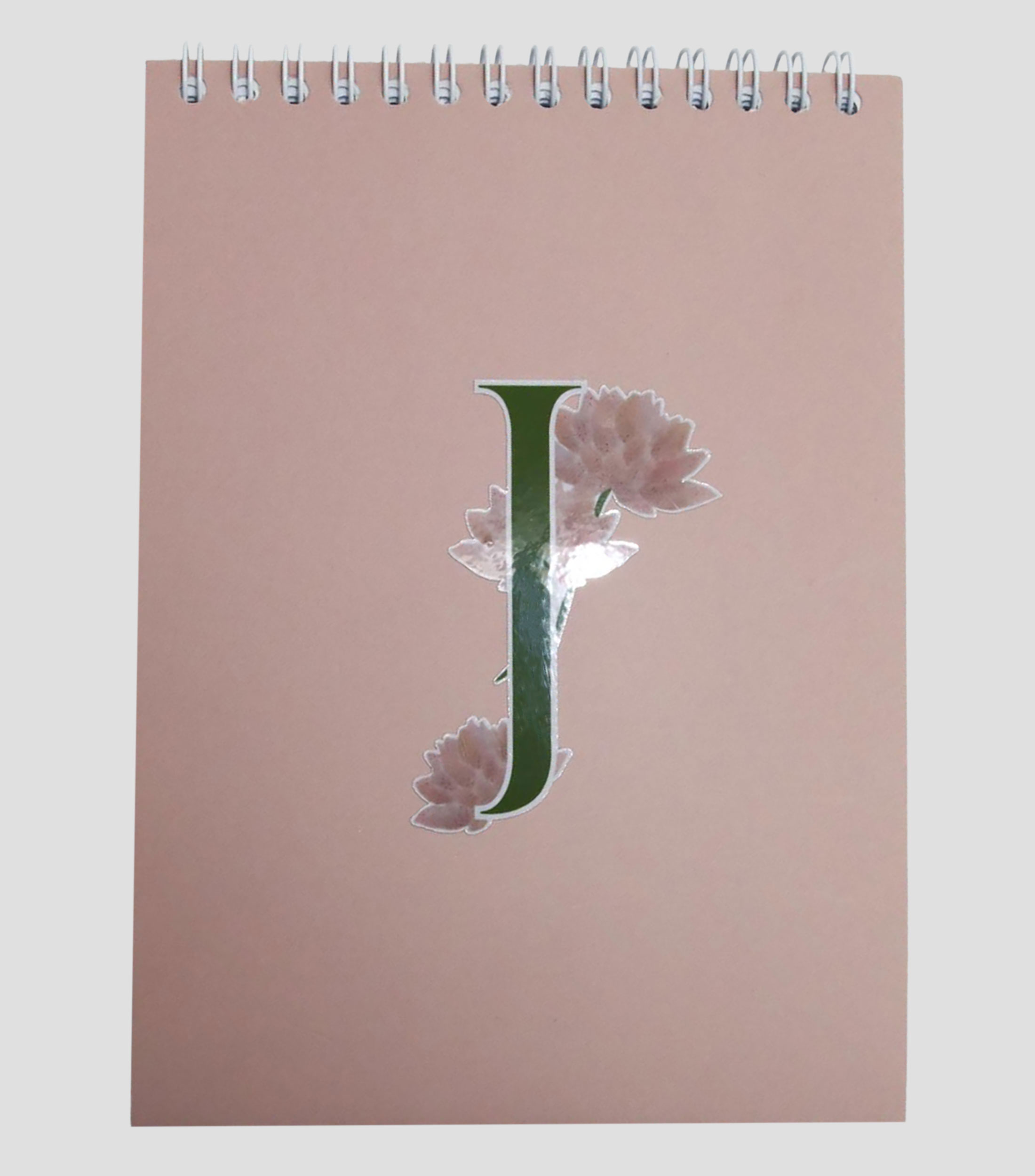 Libreta mediana inicial "J", hojas raya