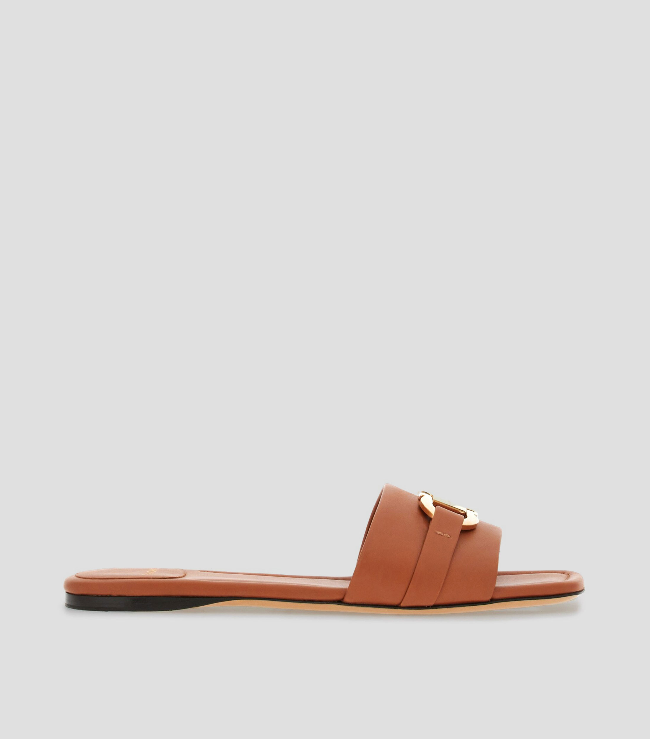Sandalias planas con Gancini Mujer