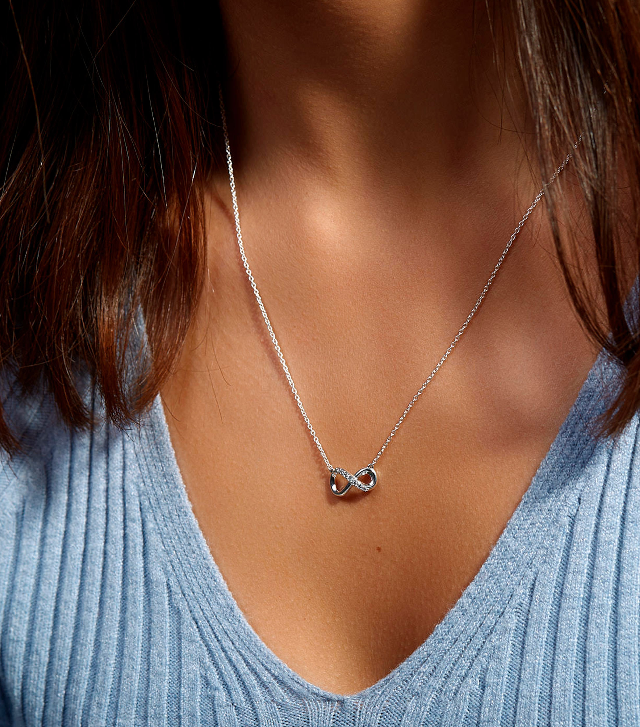 Collar en plata infinito Mujer