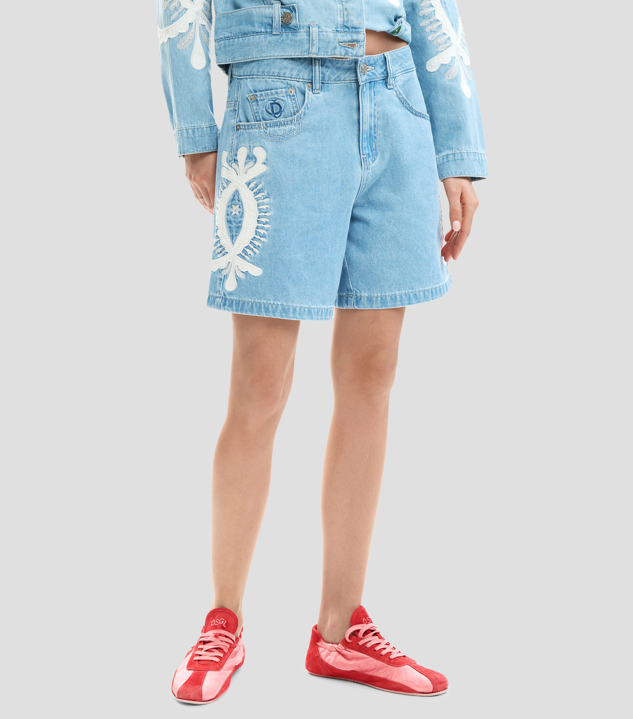 Short liso Mujer