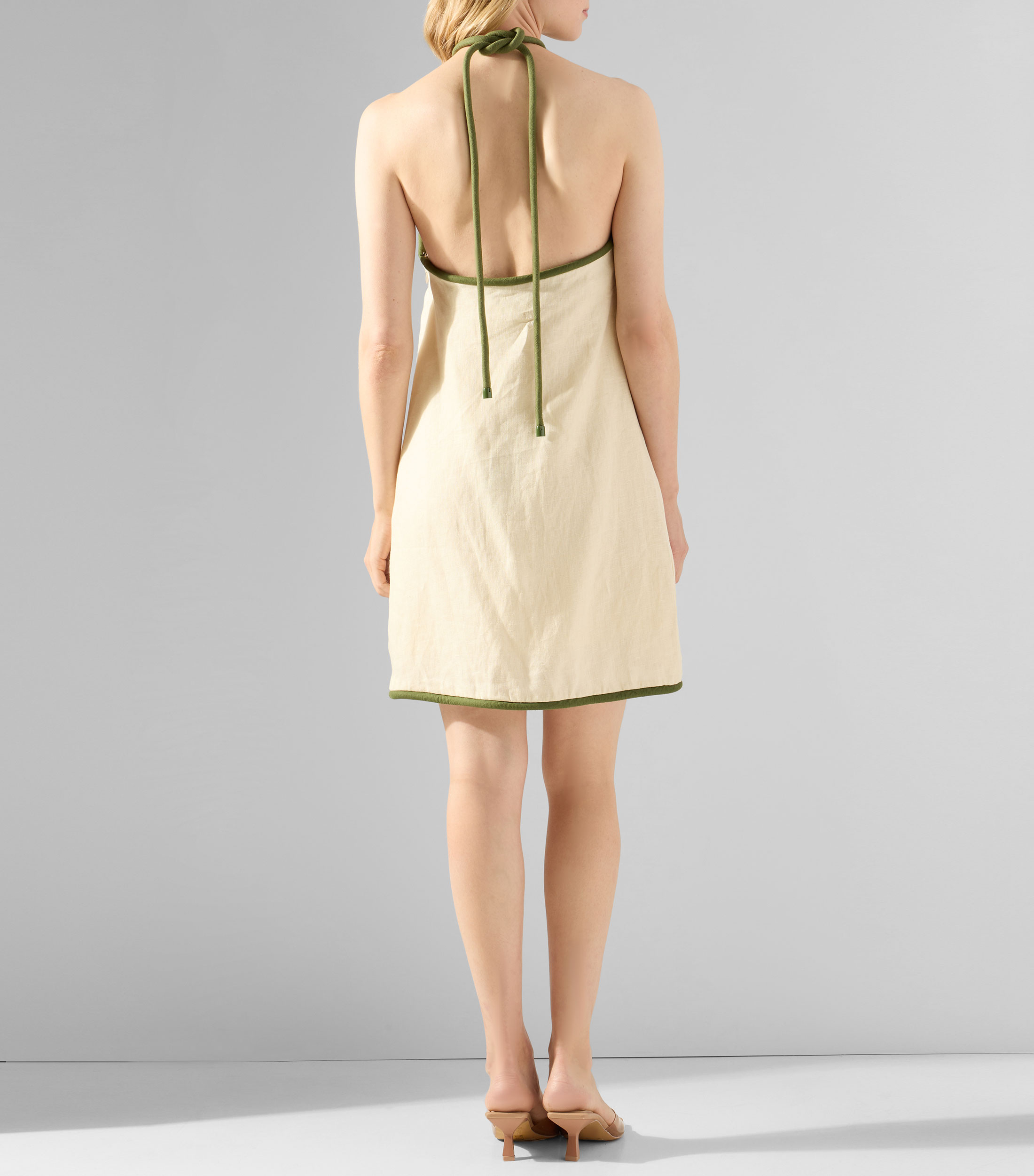 Vestido corto liso Mujer