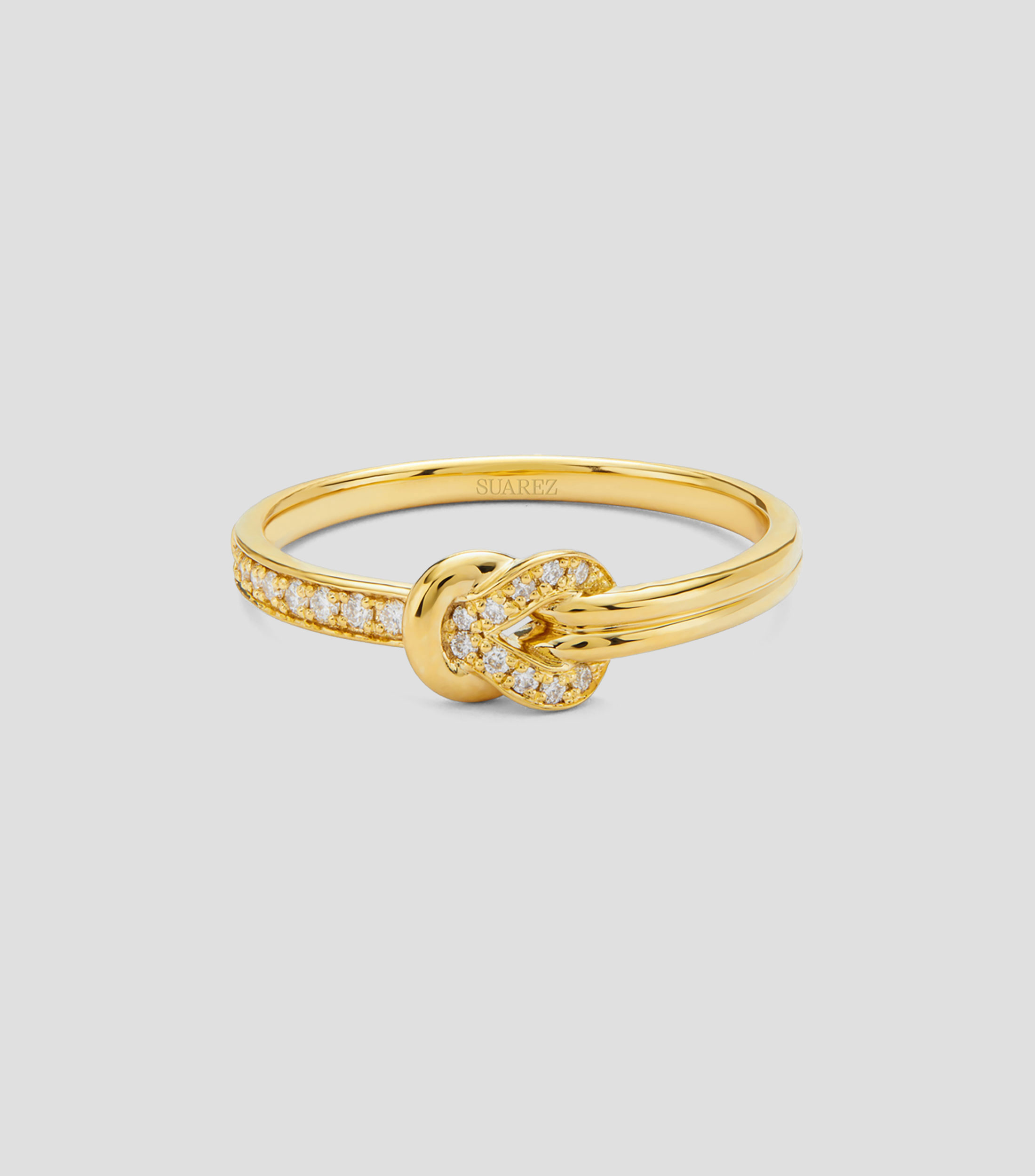 Anillo en oro amarillo de 18 kilates con diamantes Mujer