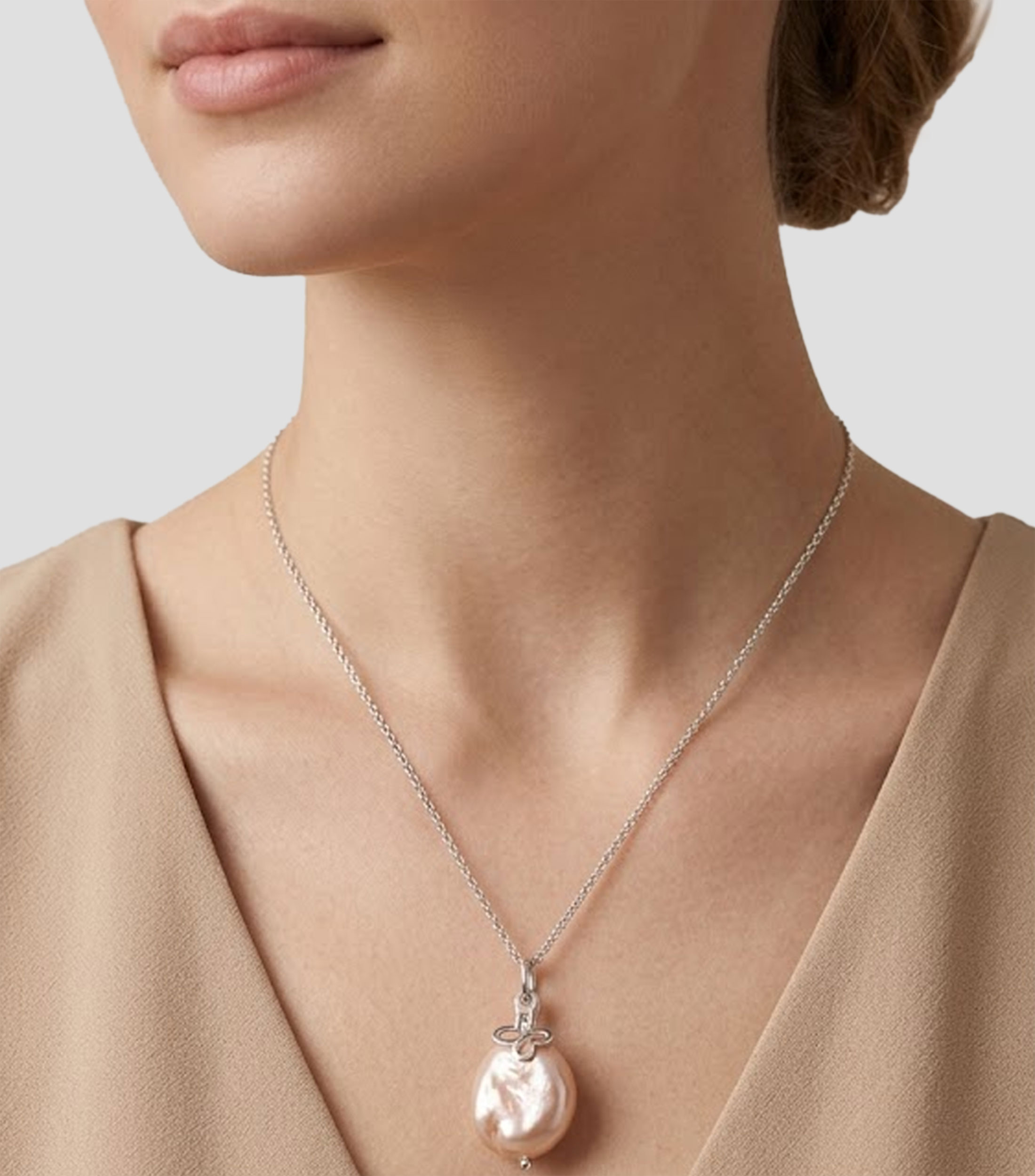 Dije Mariposa en Plata .925 con Perla Mujer