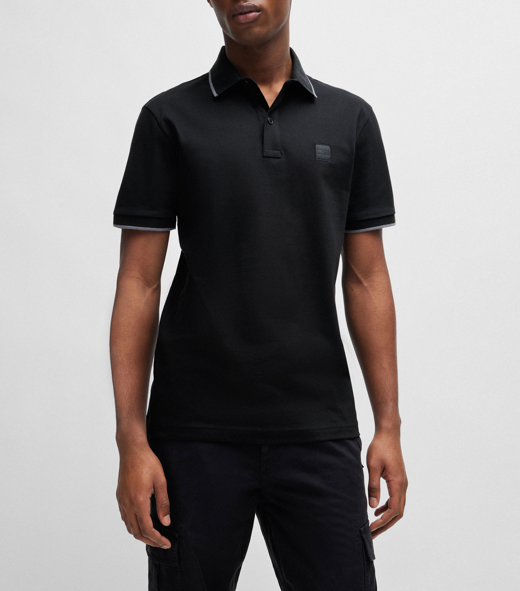 Playera tipo Polo slim fit en pique de algodon elastico lavado Hombre