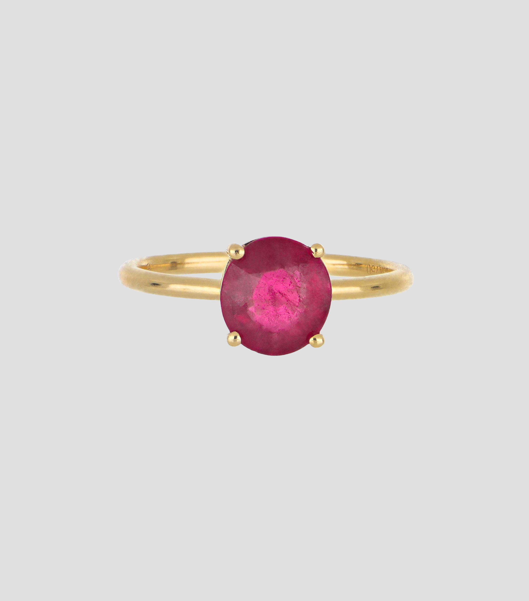 Anillo en oro amarillo de 18 kilates con incrustación de turmalina rubelita Mujer