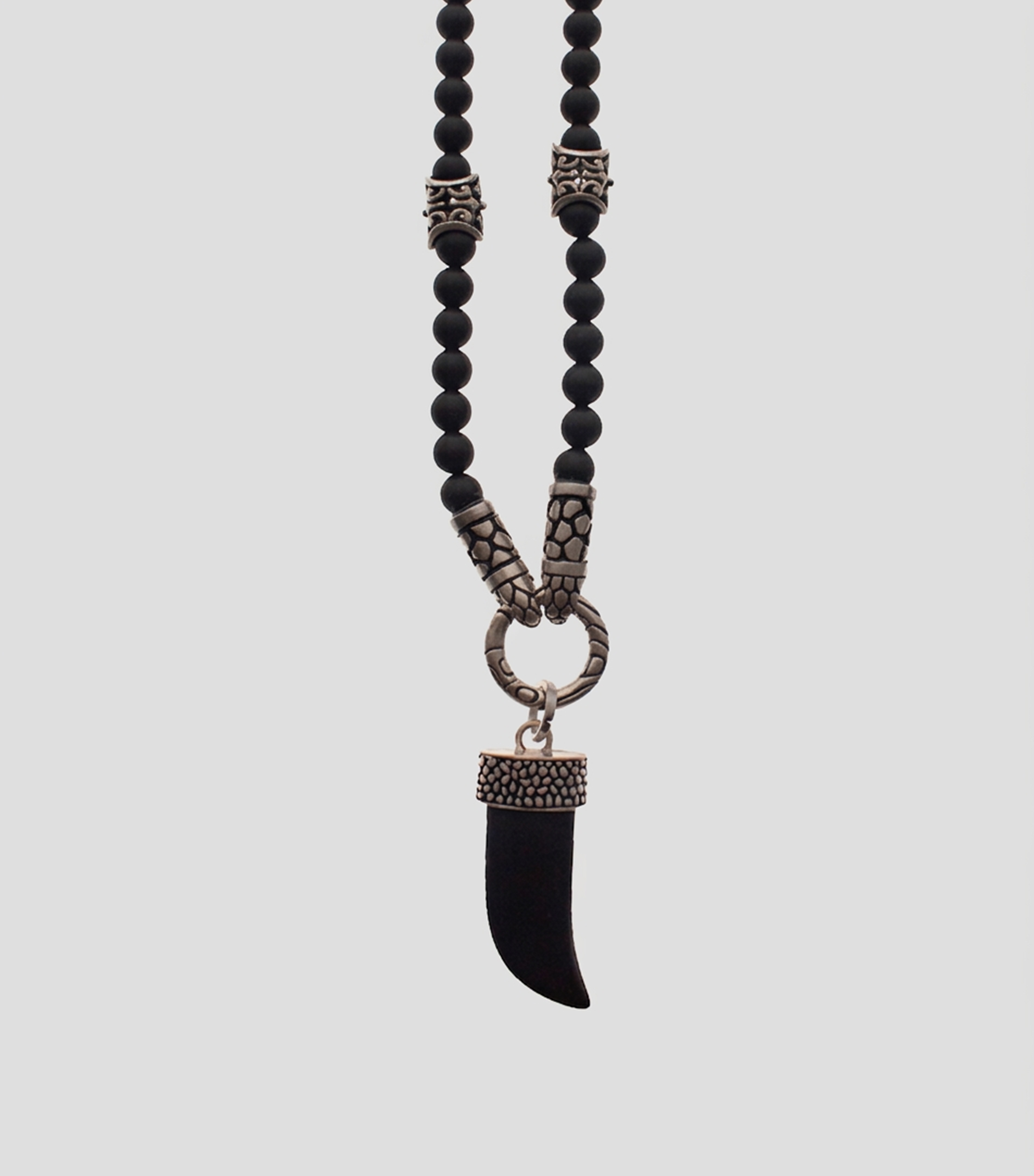 Collar con bronzonita Hombre