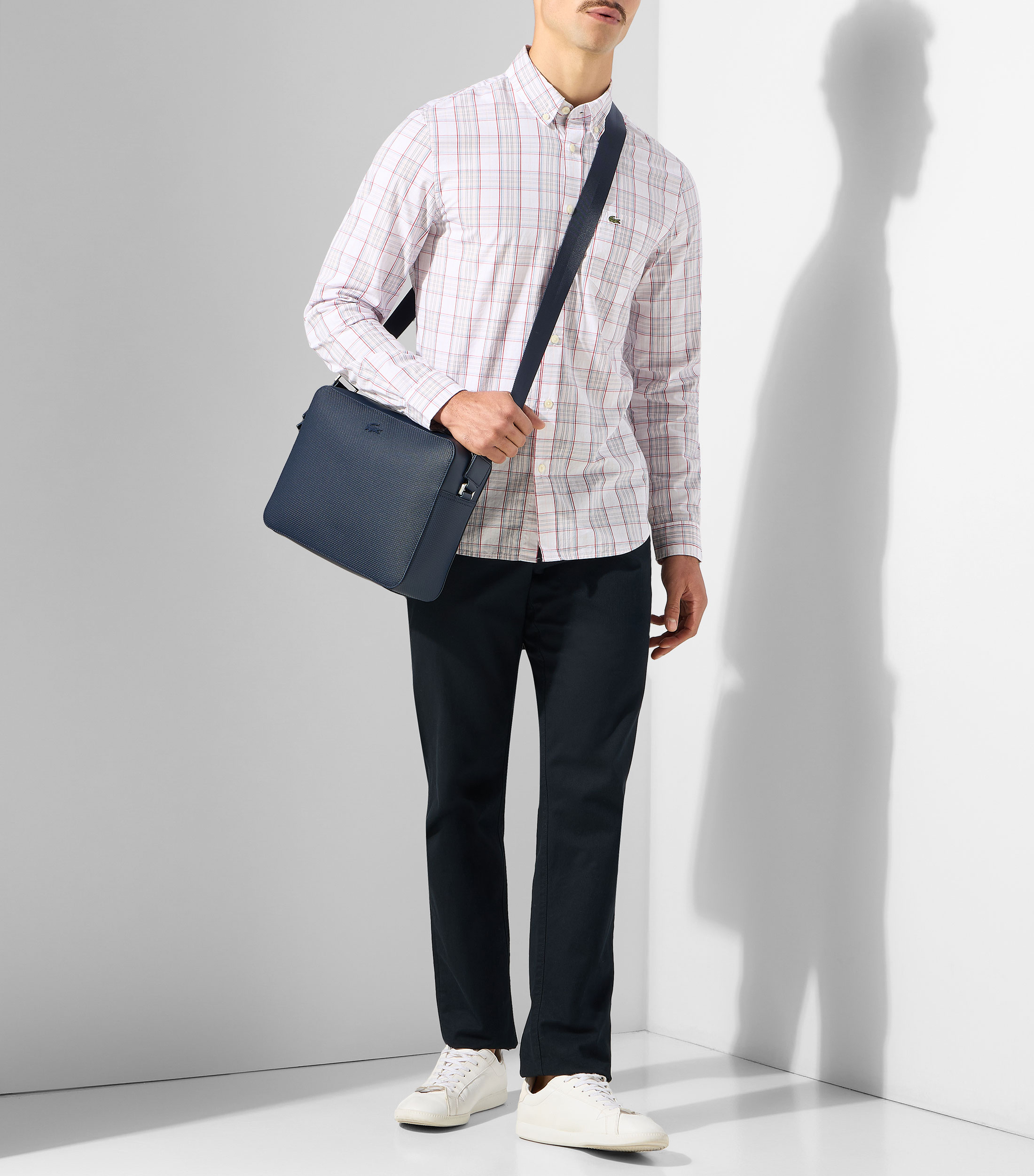 Bolso Messenger en piel con microdiseños Hombre