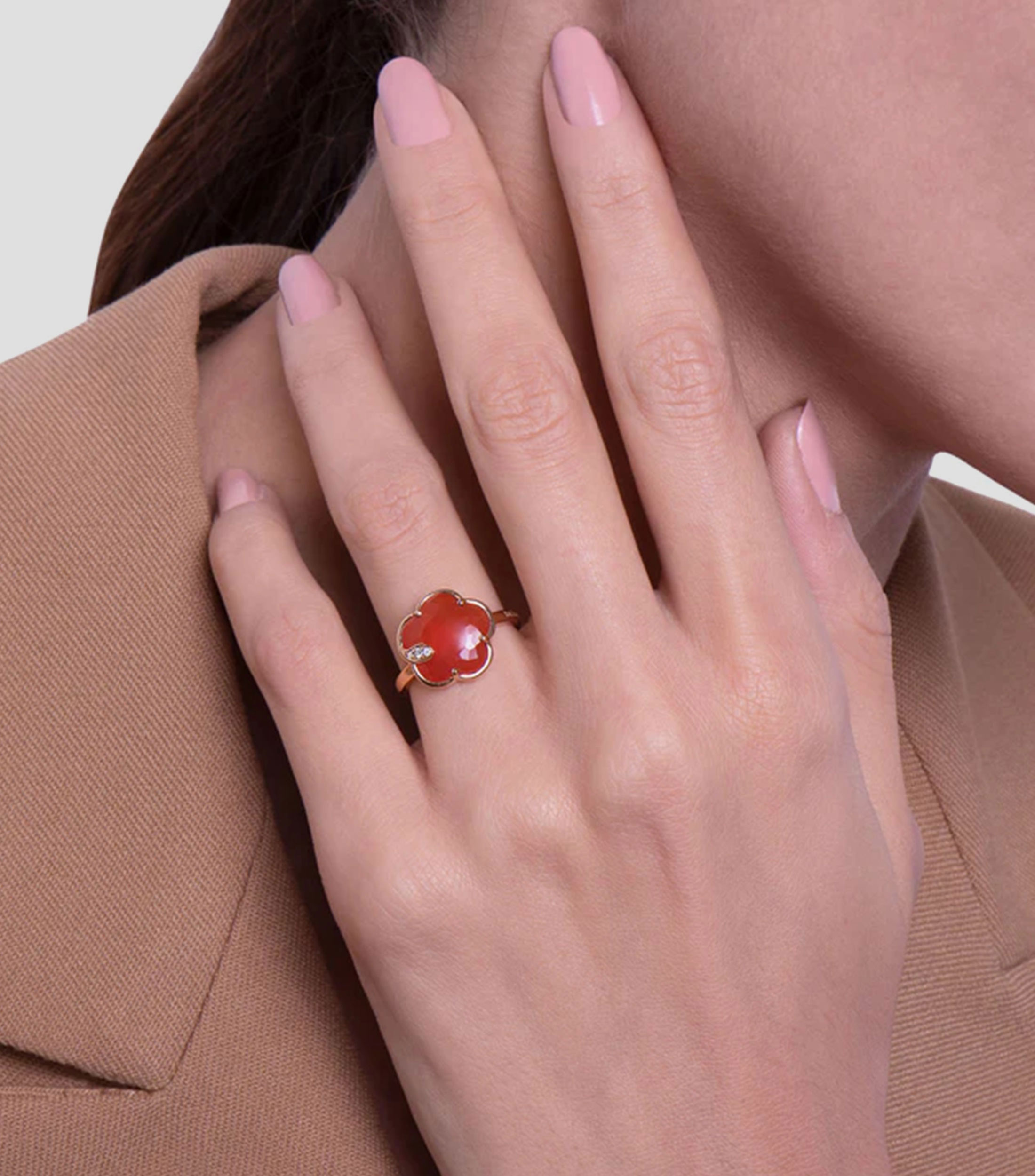 Anillo con Incrustacion Mujer