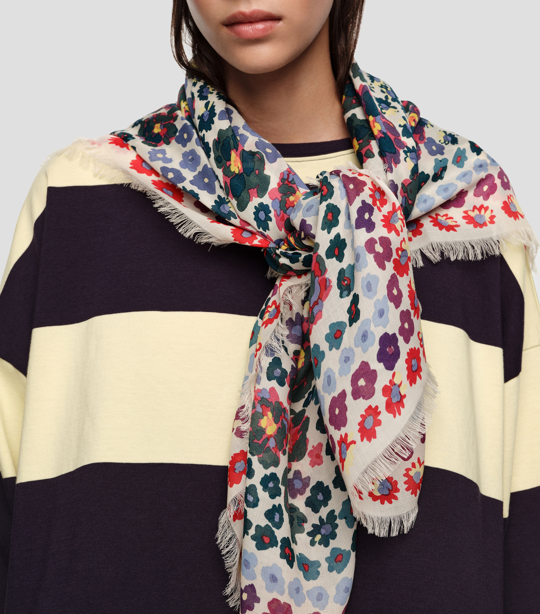 Chal estampado multicolor Mujer