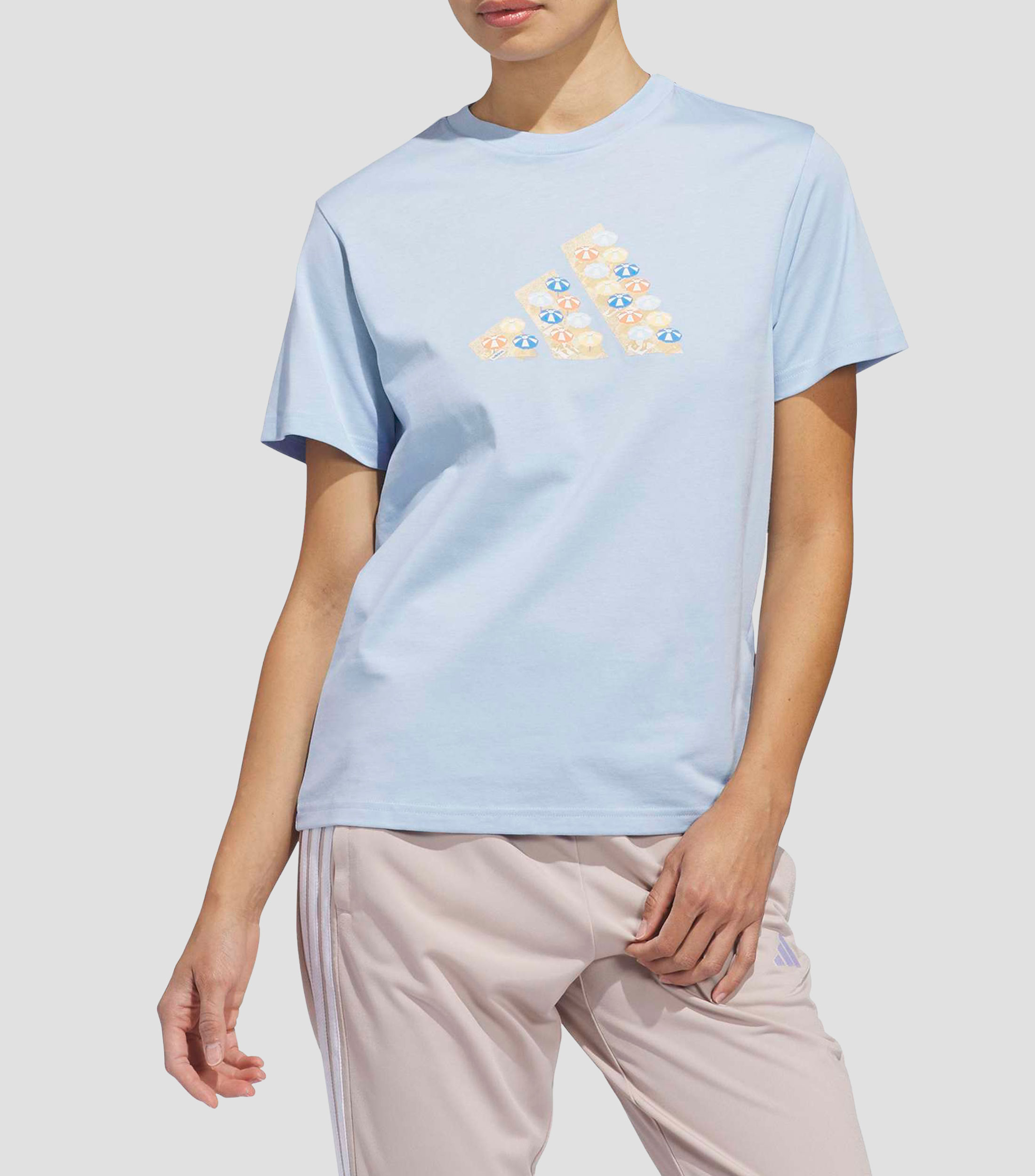 Playera deportiva Umbrellas Big Logo estampada Mujer