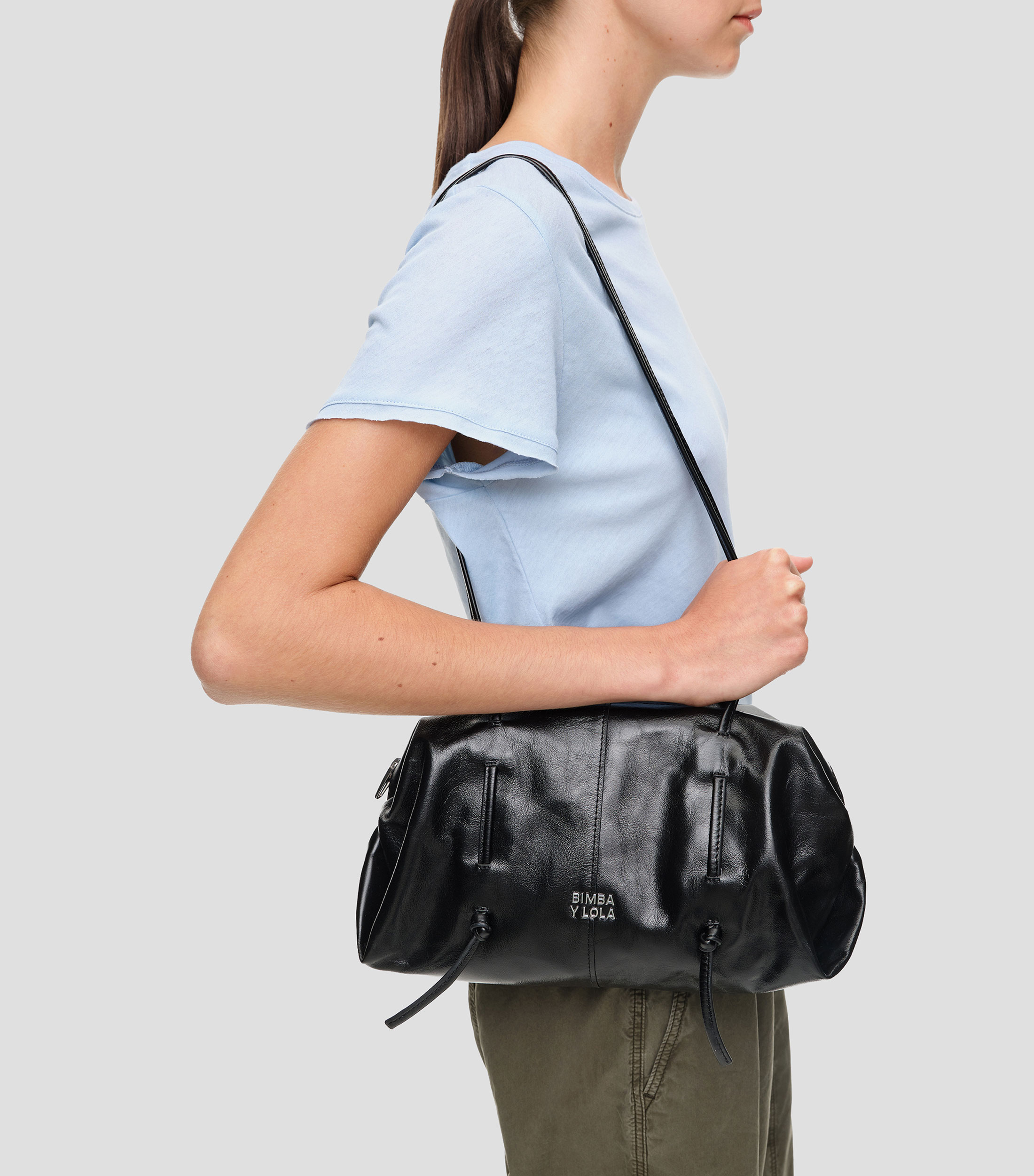 Bolsa Bowler negra en piel lisa Mujer