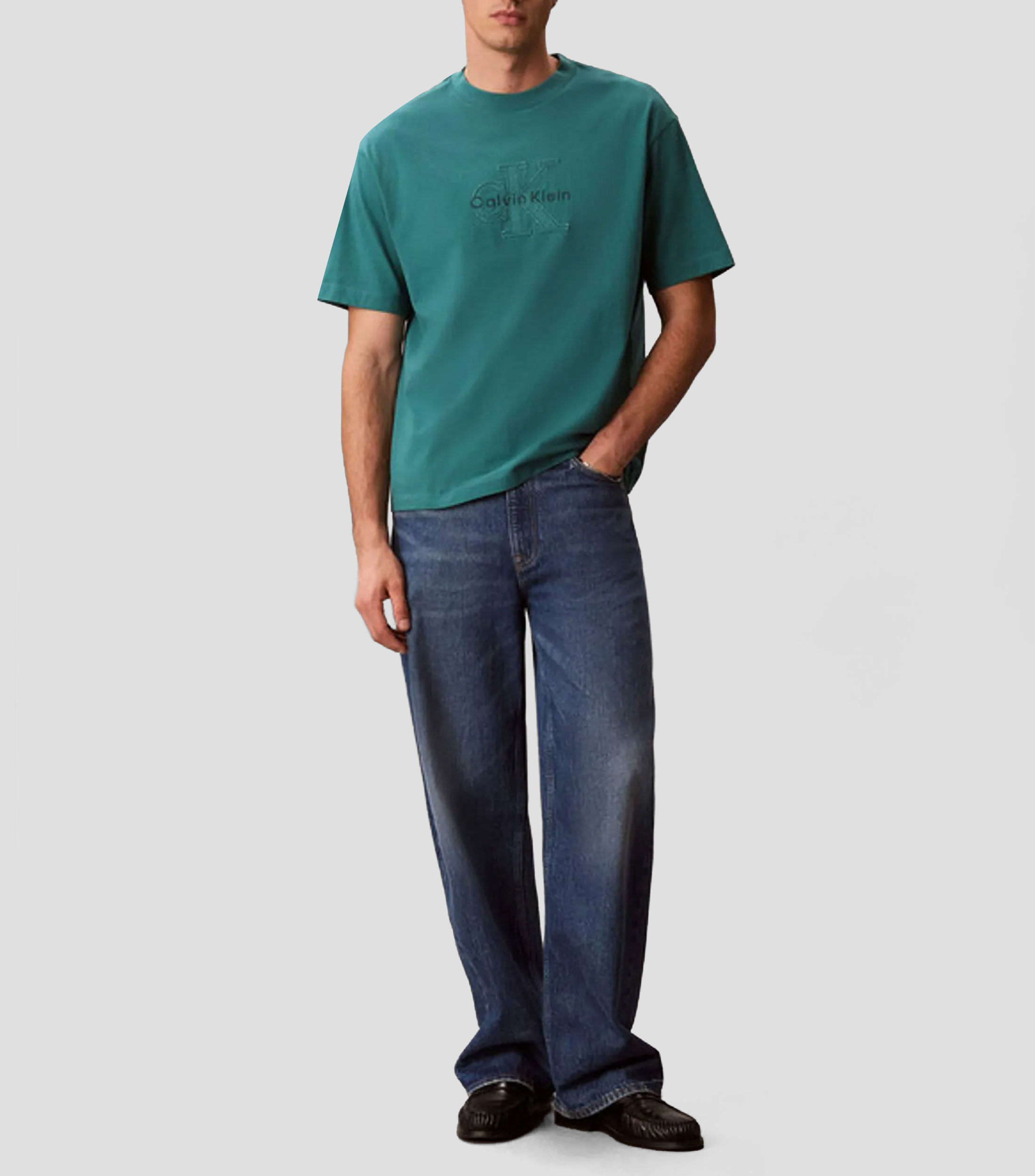 Playera cuello redondo manga corta bordado sólido Hombre