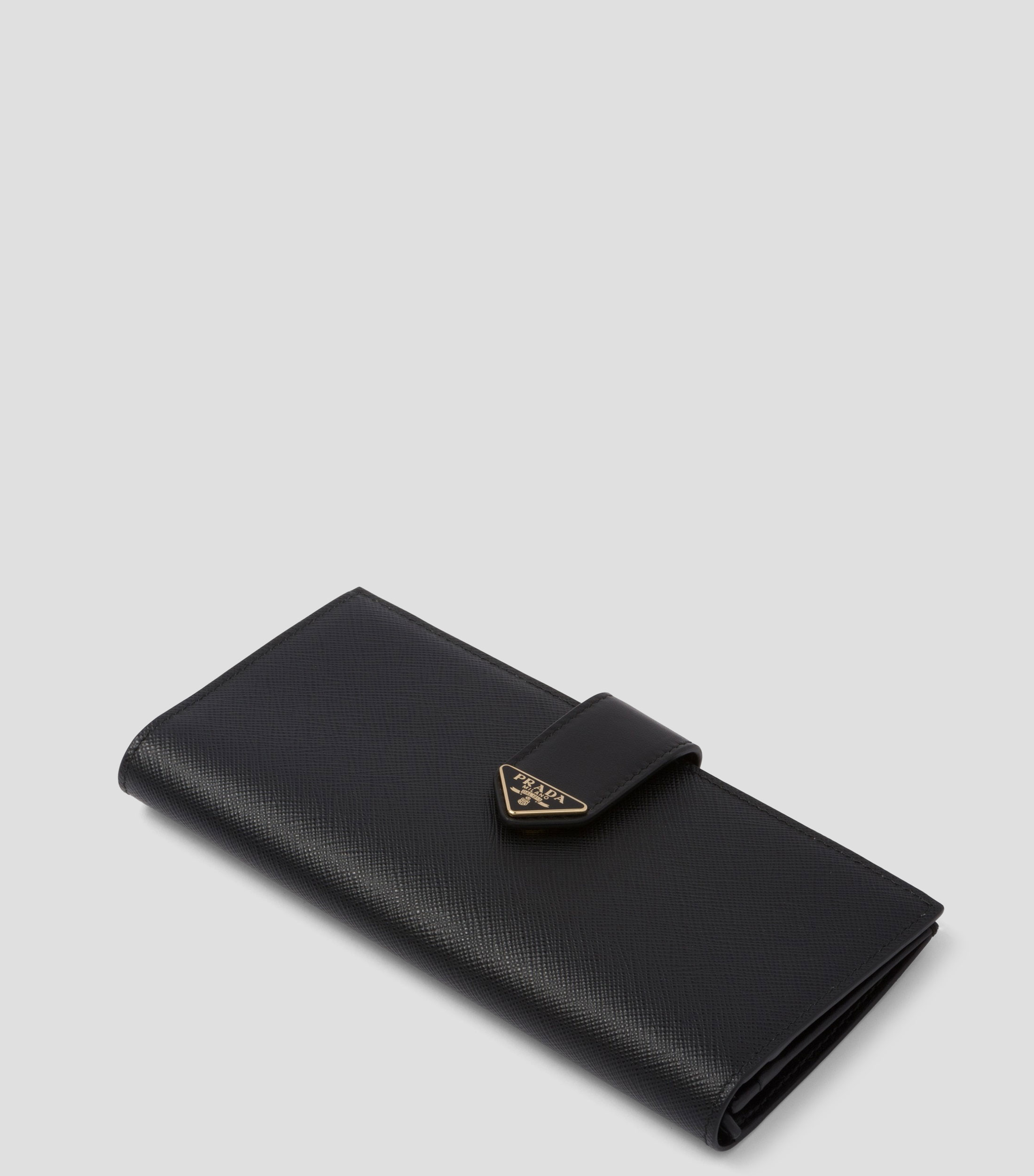 Cartera en piel con detalle texturizado Mujer