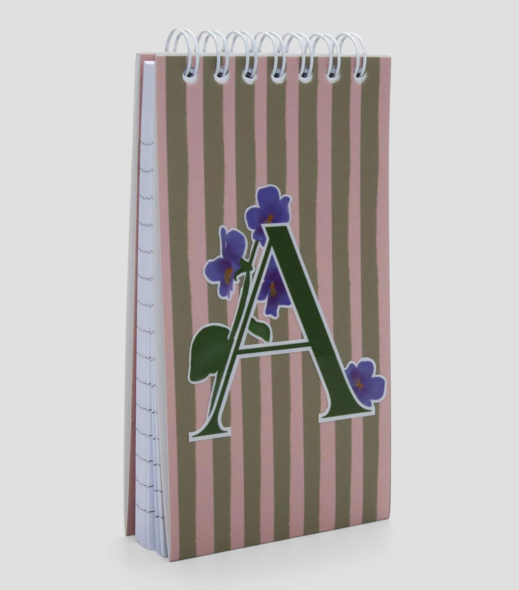 Libreta chica inicial "A", hojas raya