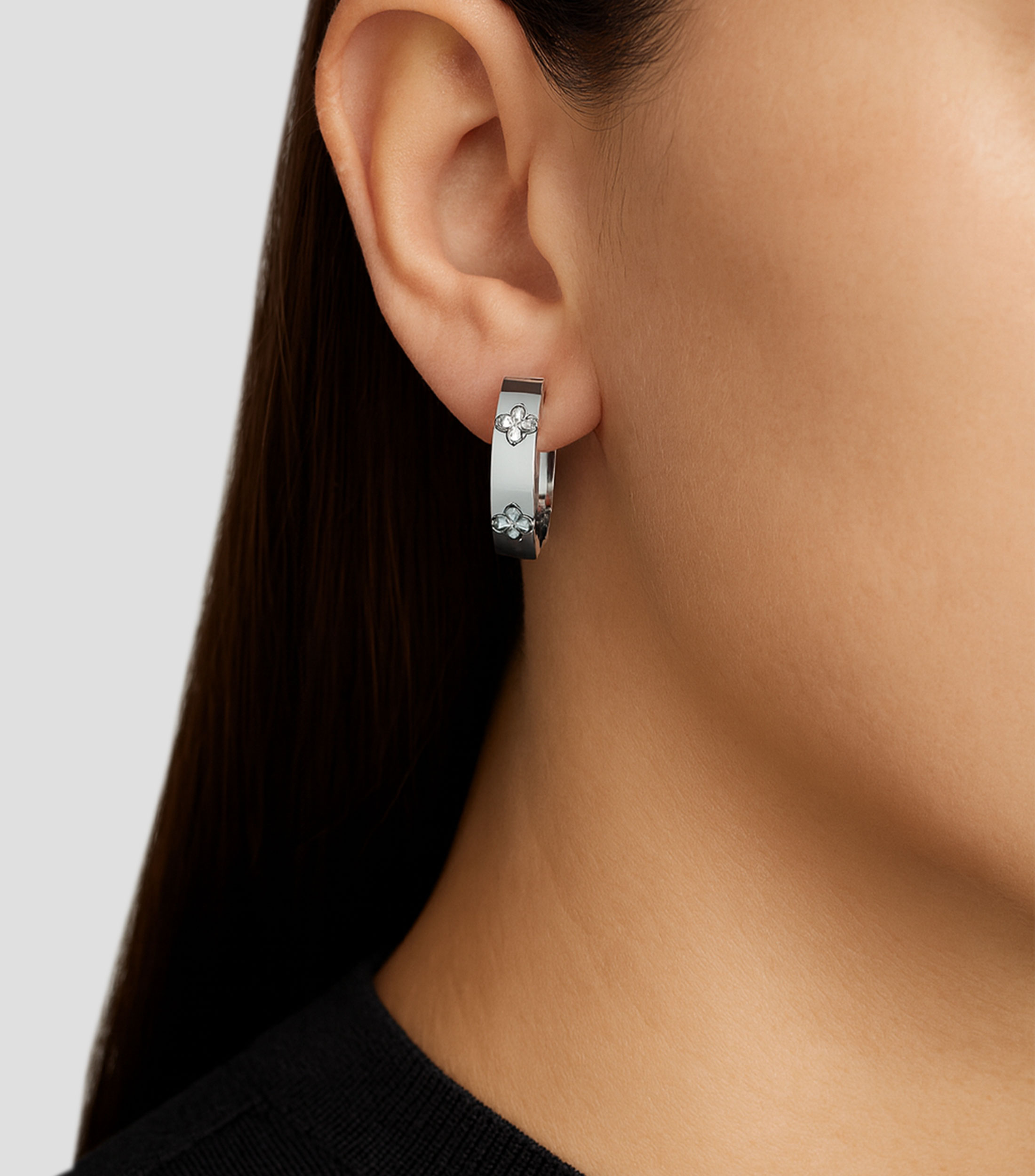Aretes con Motivo Floral Mujer
